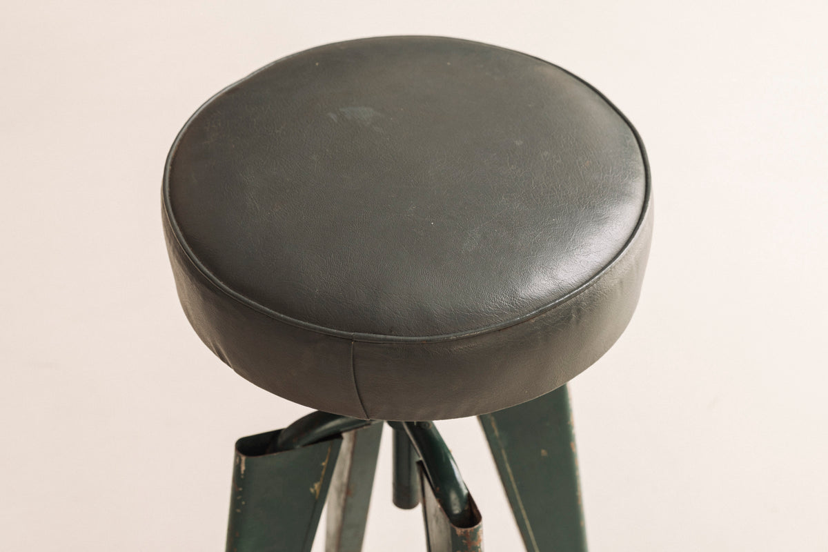 Highly collectible Clémenceau stool by Domin & Genevrière, Maison Dominique 1957 — view 9