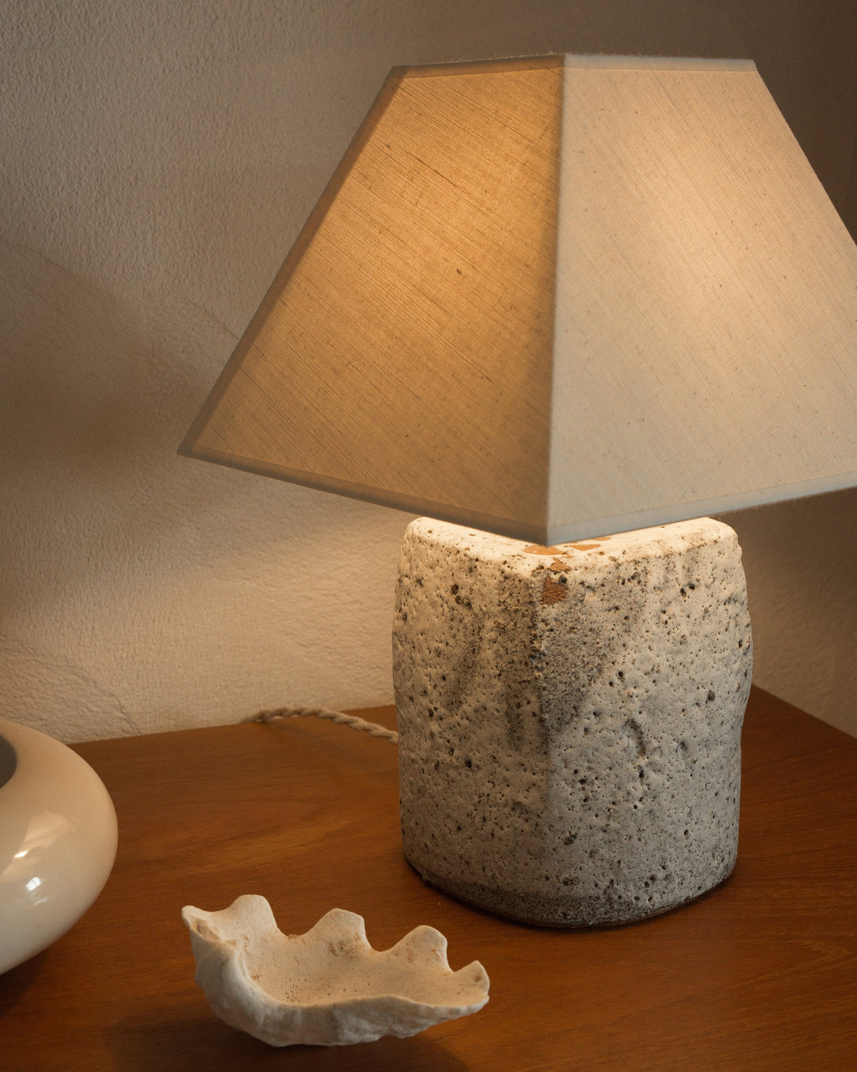 Météor S Table Lamps in Ceramic — in context