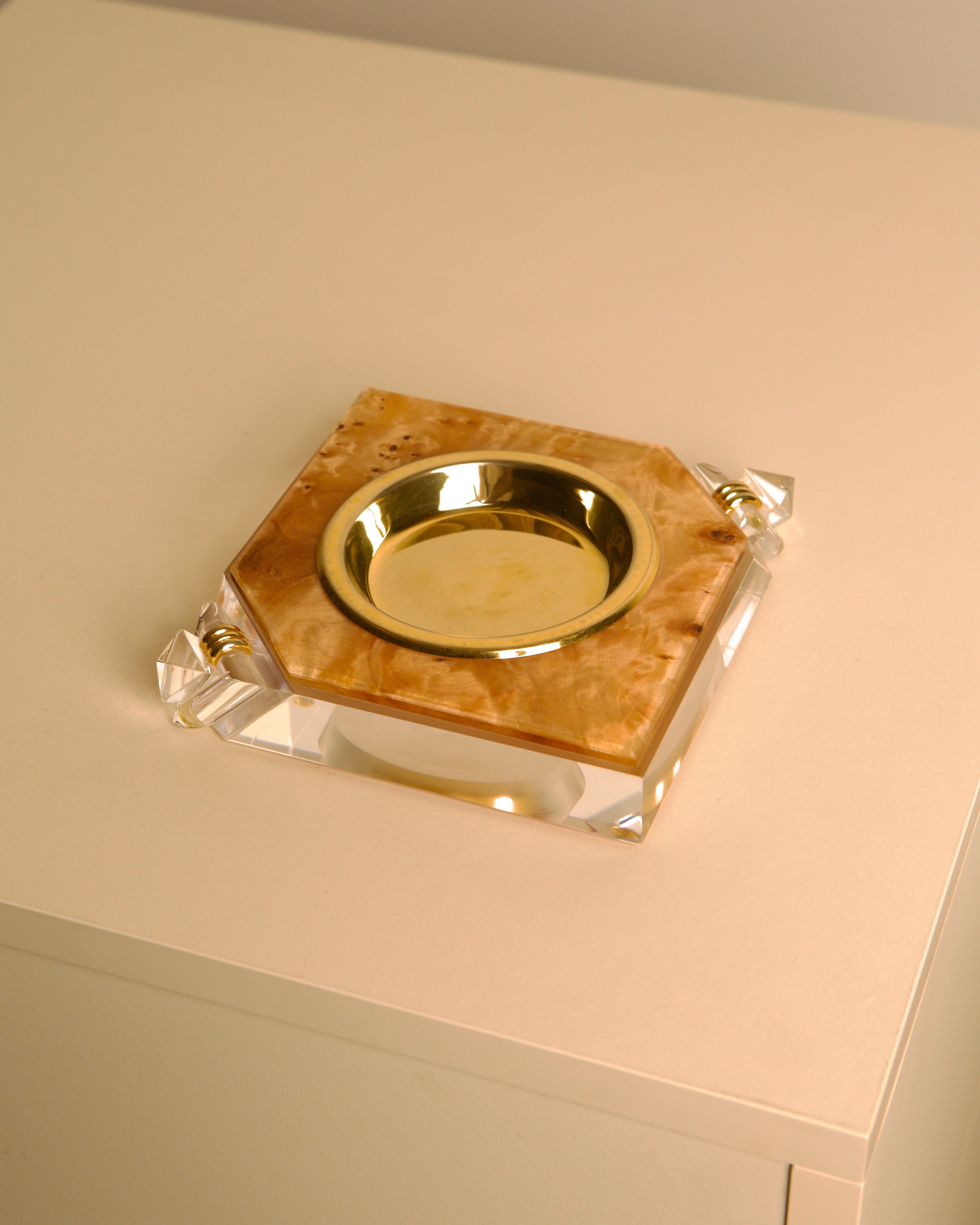 Italian wooden, plexiglass and brass ashtray/catch-all for smokers from the 70s by Treaptyque | The Oblist