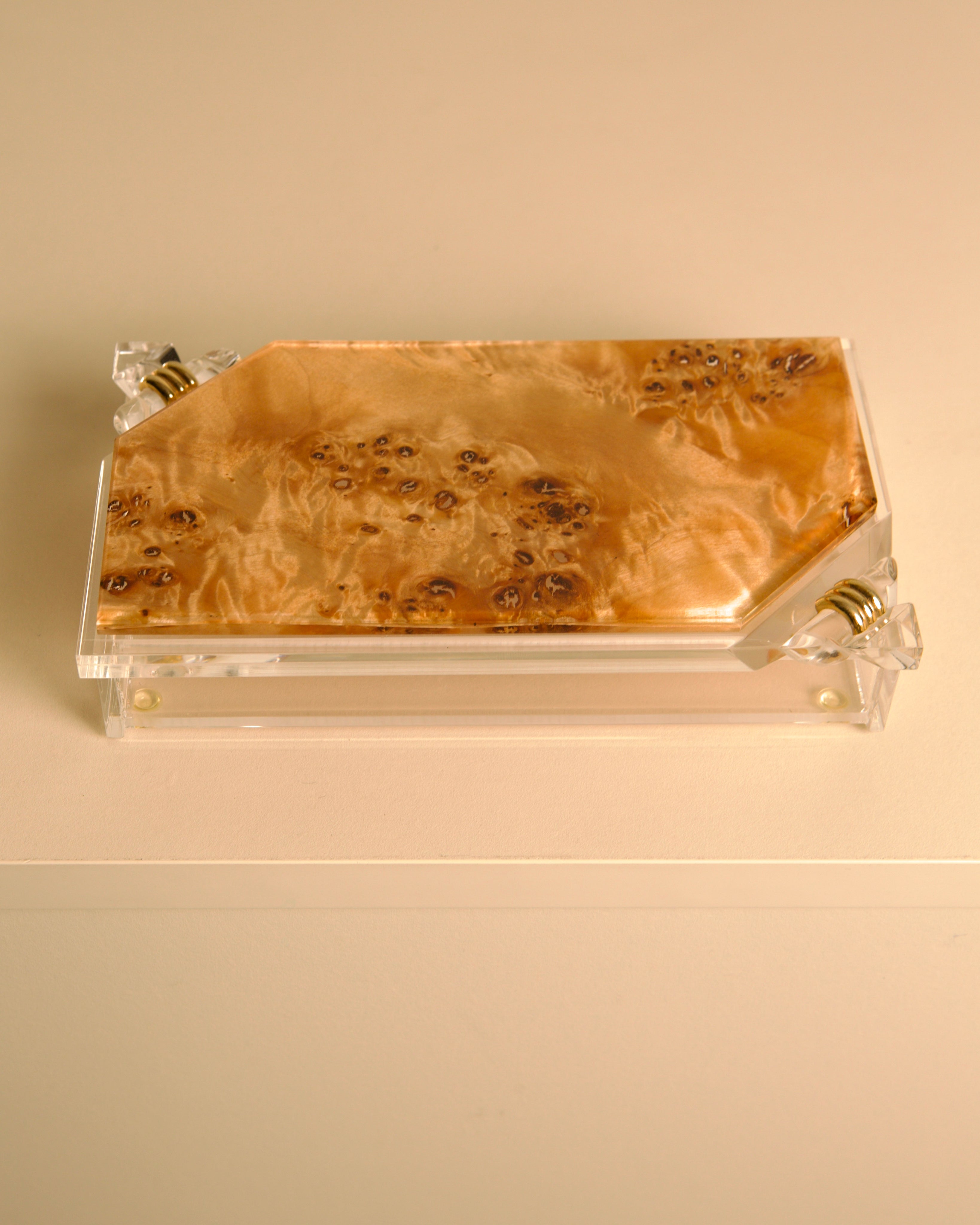 Italian box in wood, plexiglass and brass from the 70s — detail view