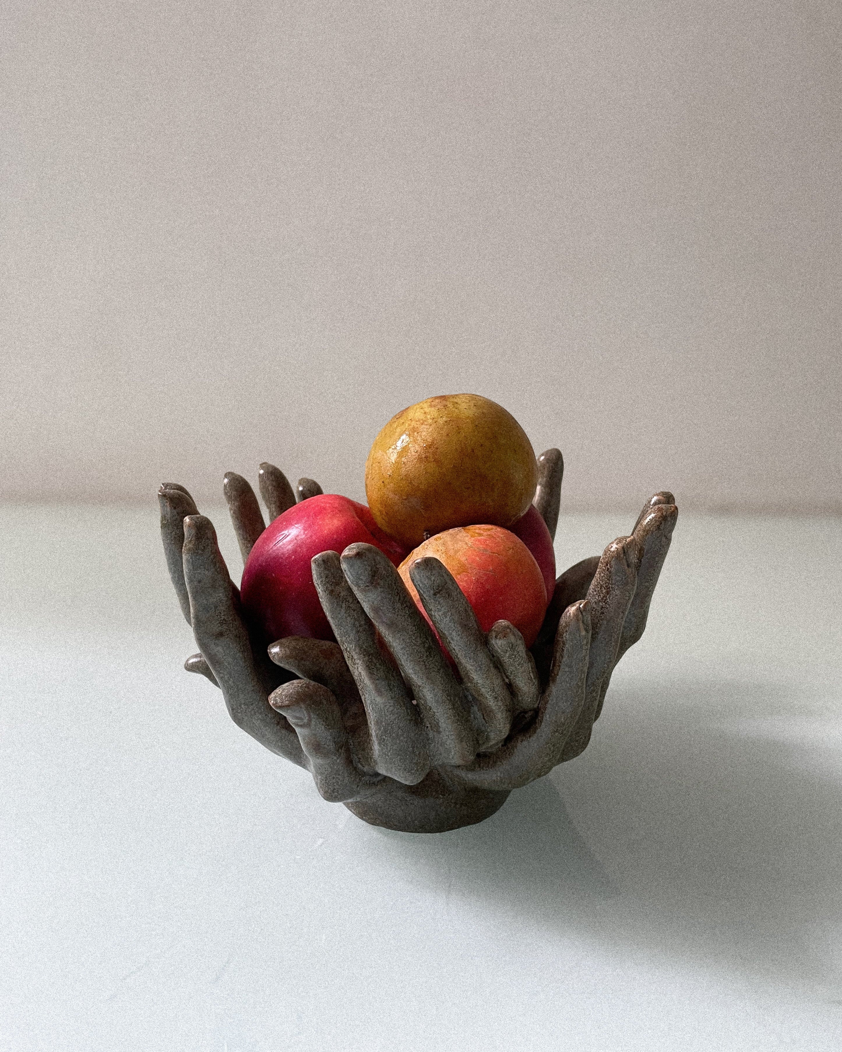 Five-handed bowl in ceramic n°57 — close-up