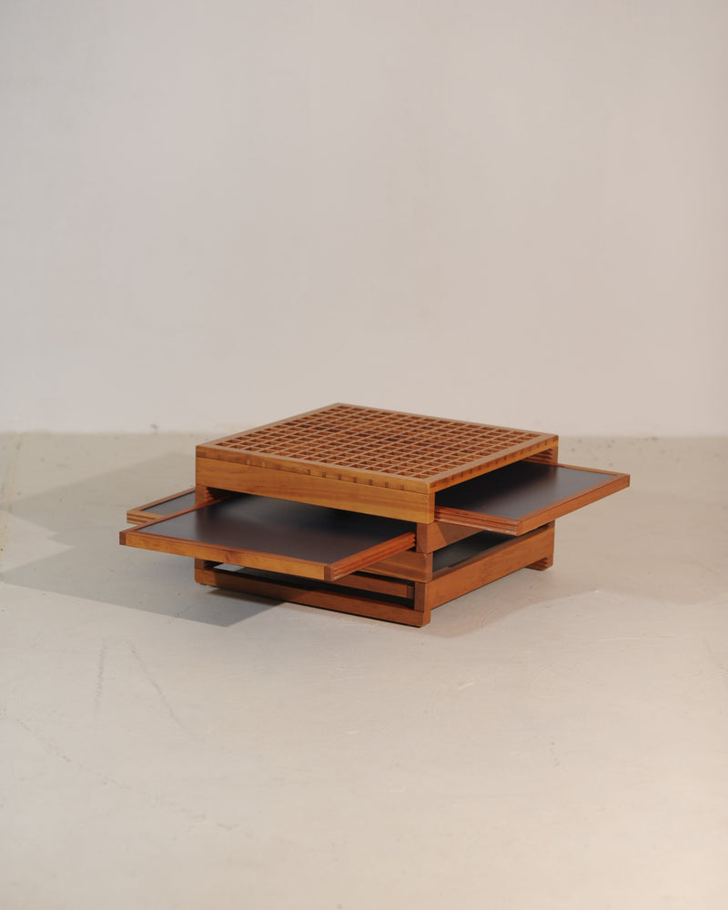Table basse Tetra par Bernard Vuarnesson, France années 80