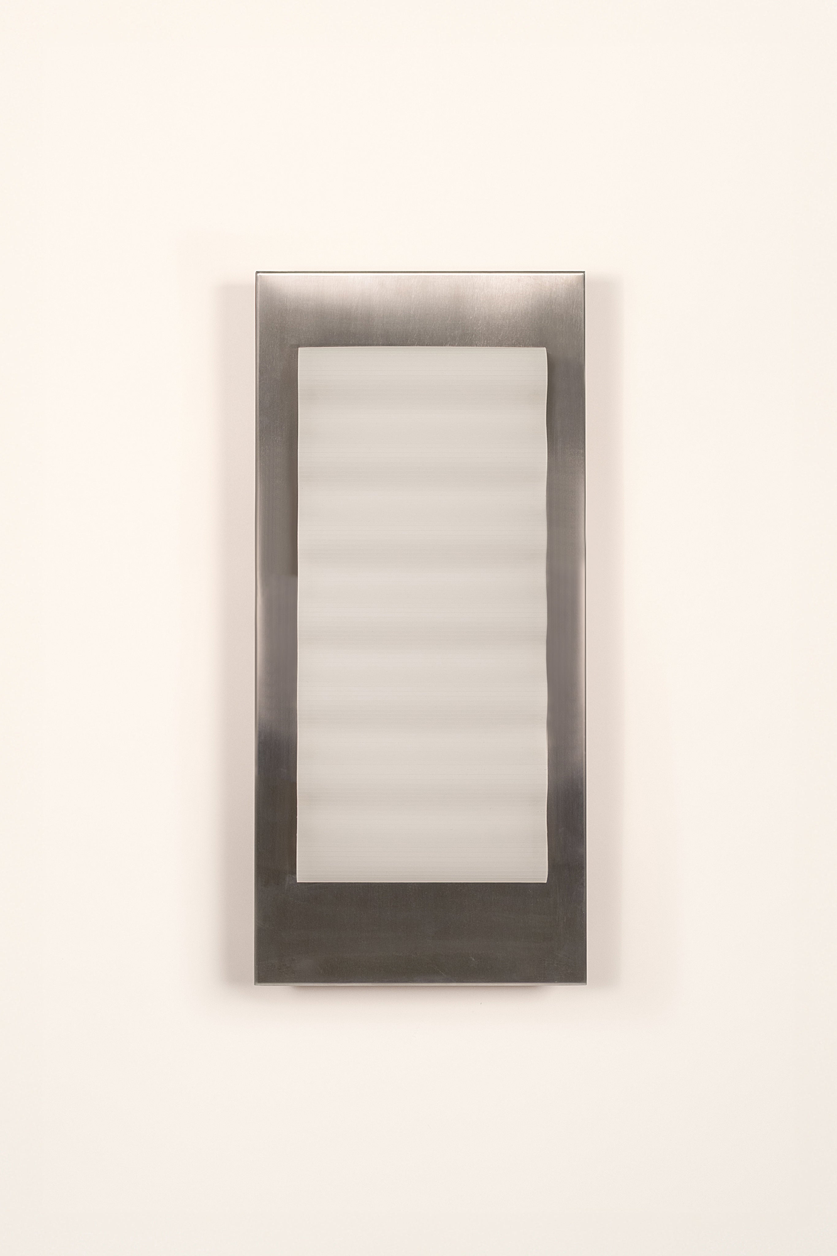 "Frame" Brut L — side angle