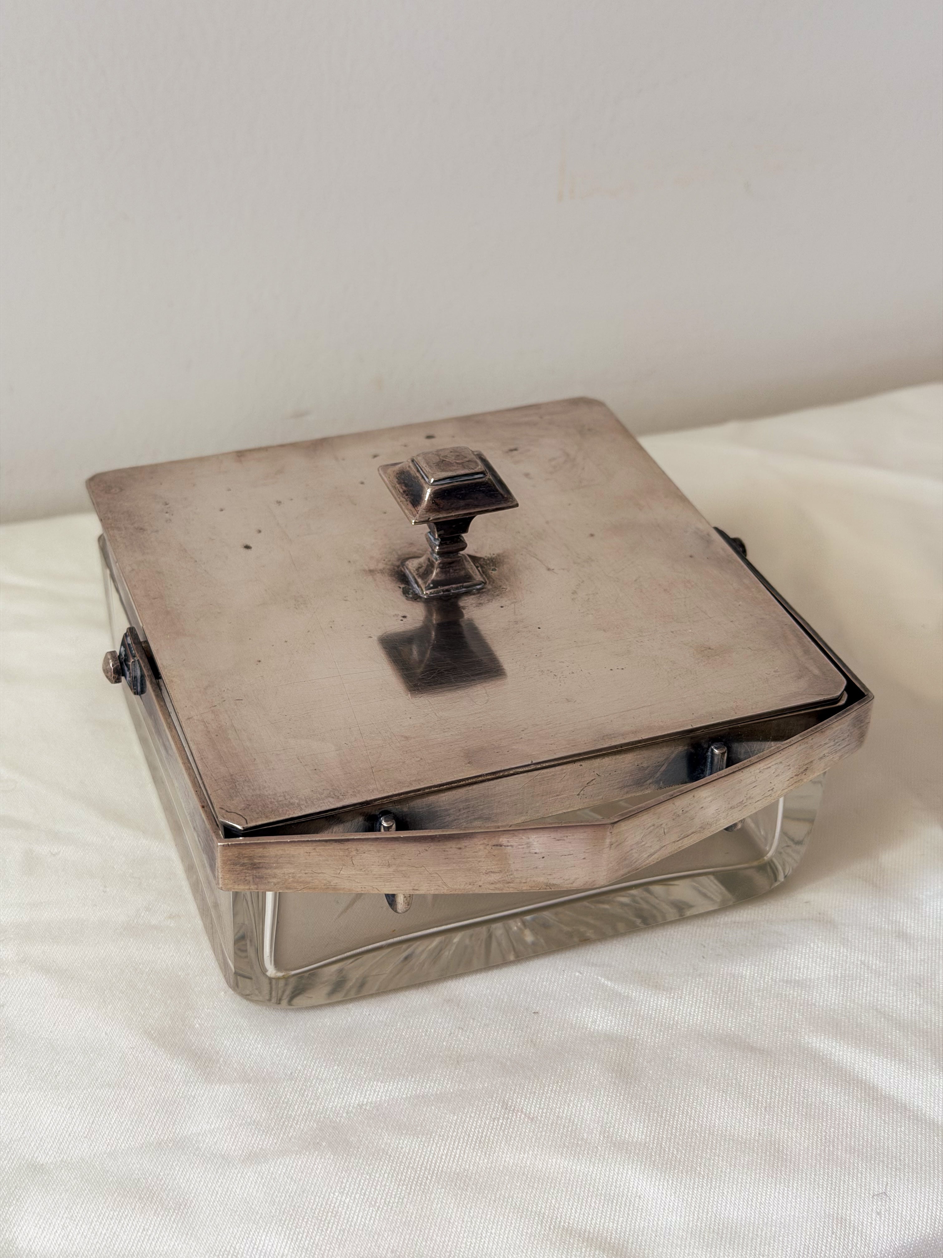 Vintage Italian box — detail view