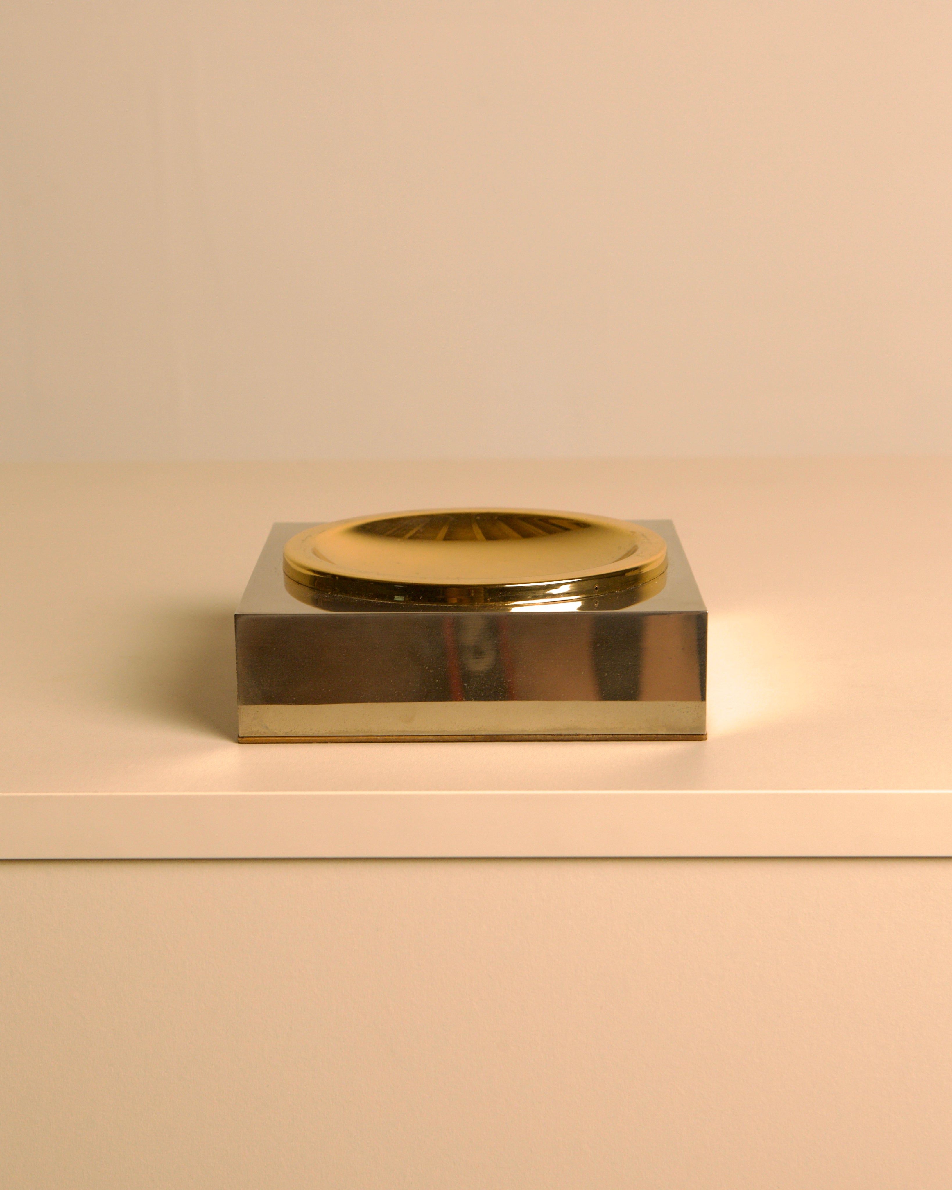 Square gold and silver-tone metal dish, Hollywood Regency style, Italy, 1970s — detail view