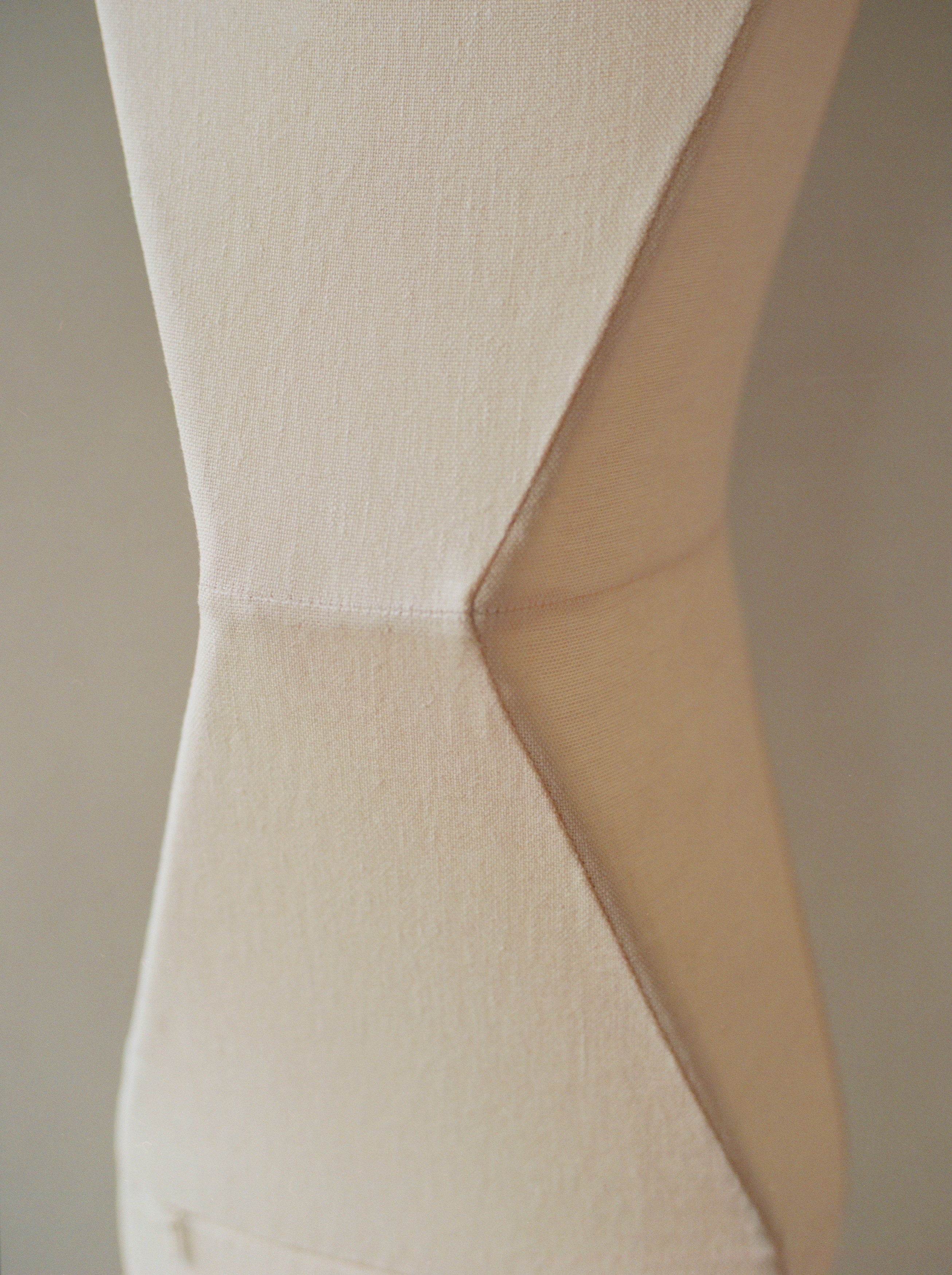 "Arête" Pendant Vertical Line — alternate view
