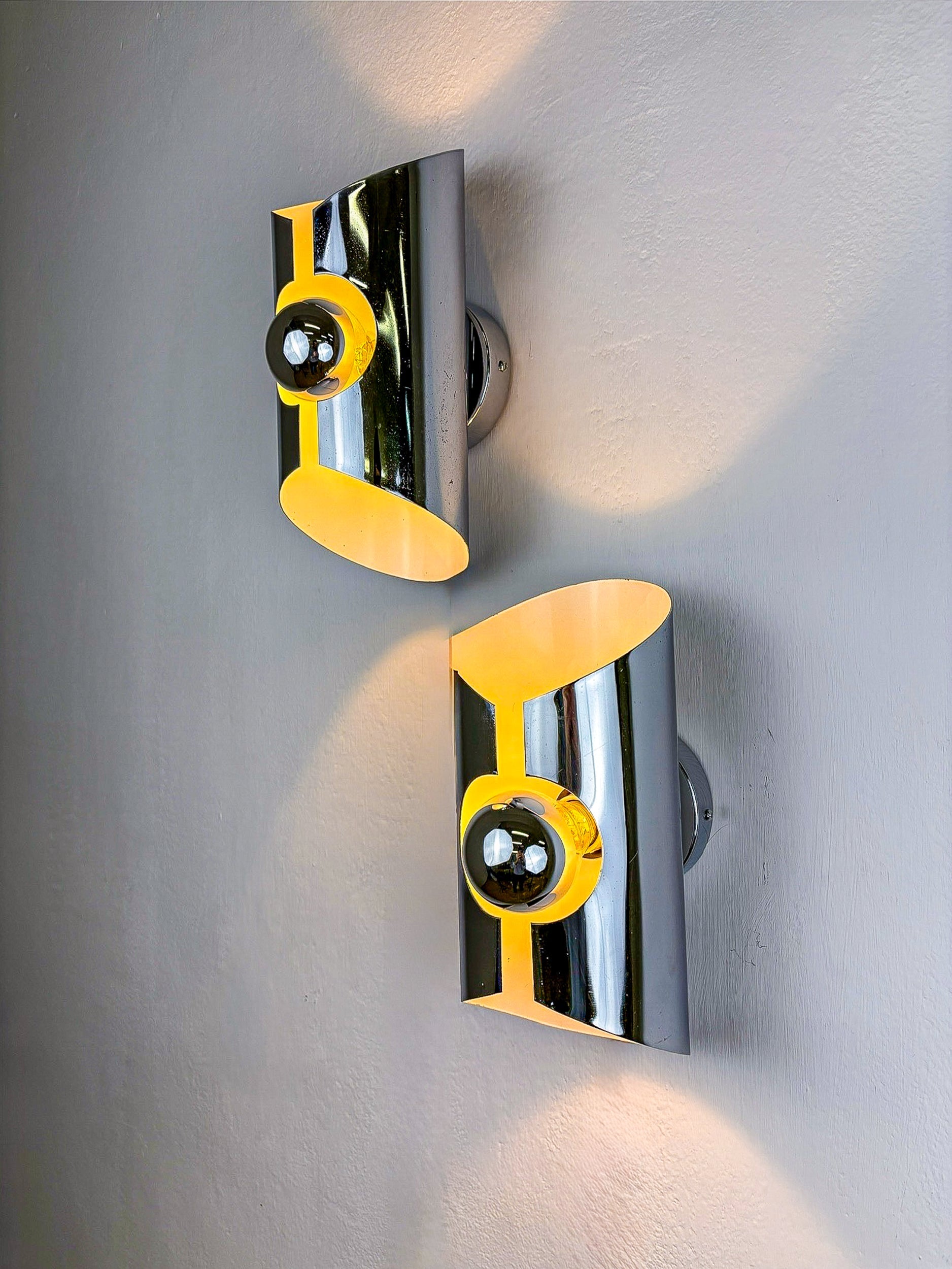 Pair of Space-Age wall Sconces, Max Sauze's style, France, 1970's — detail view