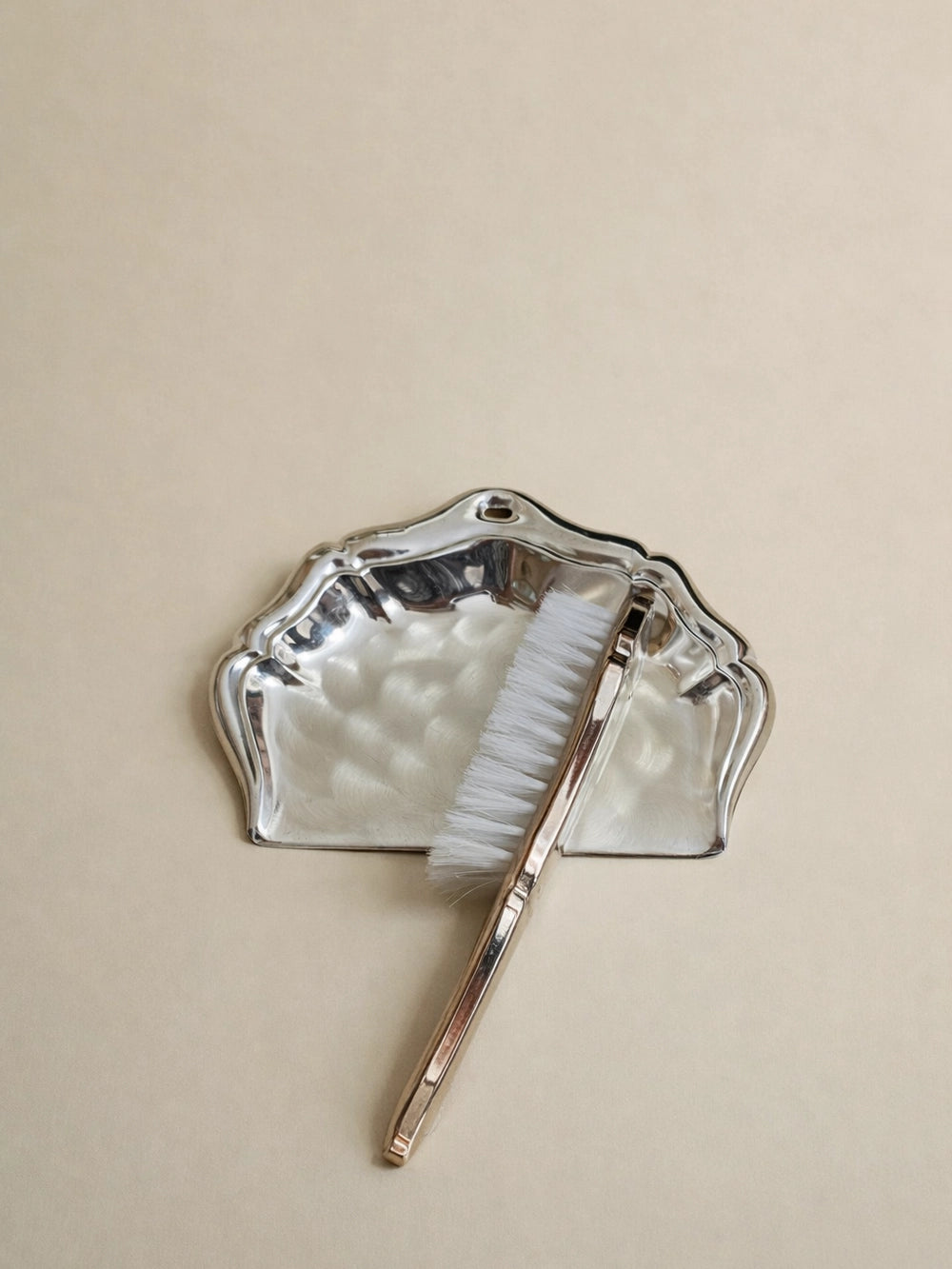 60s Vintage Silver-plated Brass Table Crumb Set — detail view