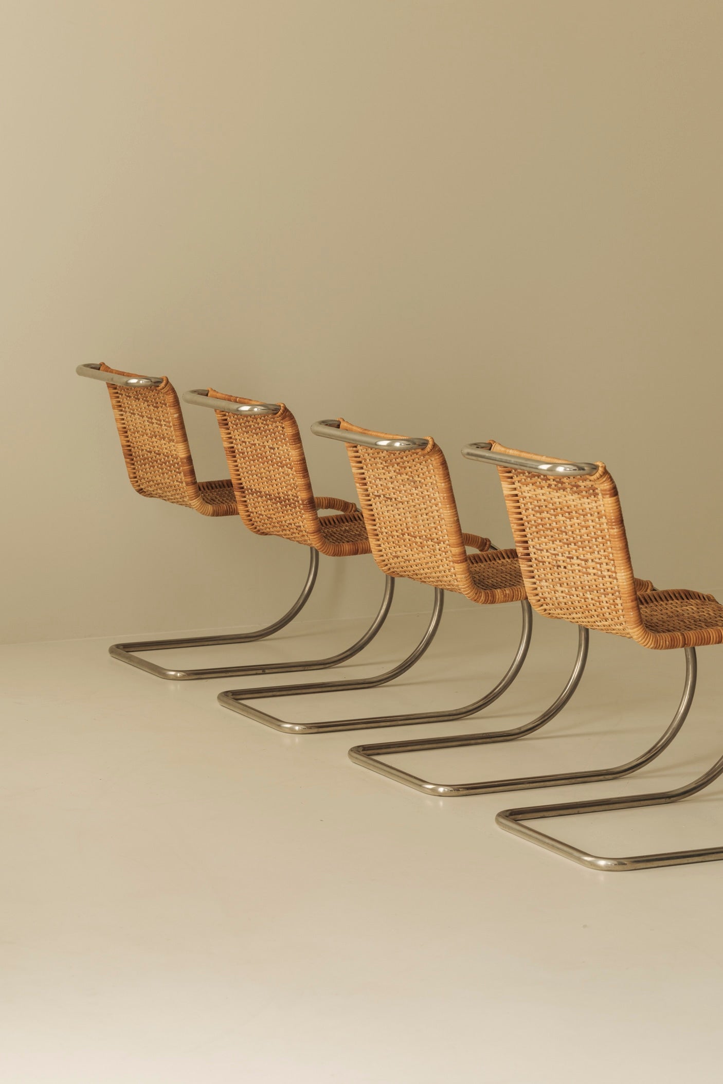 Ludwig Mies van der Rohe – B42 Cantilever Dining Chairs (Set of 4) — alternate view