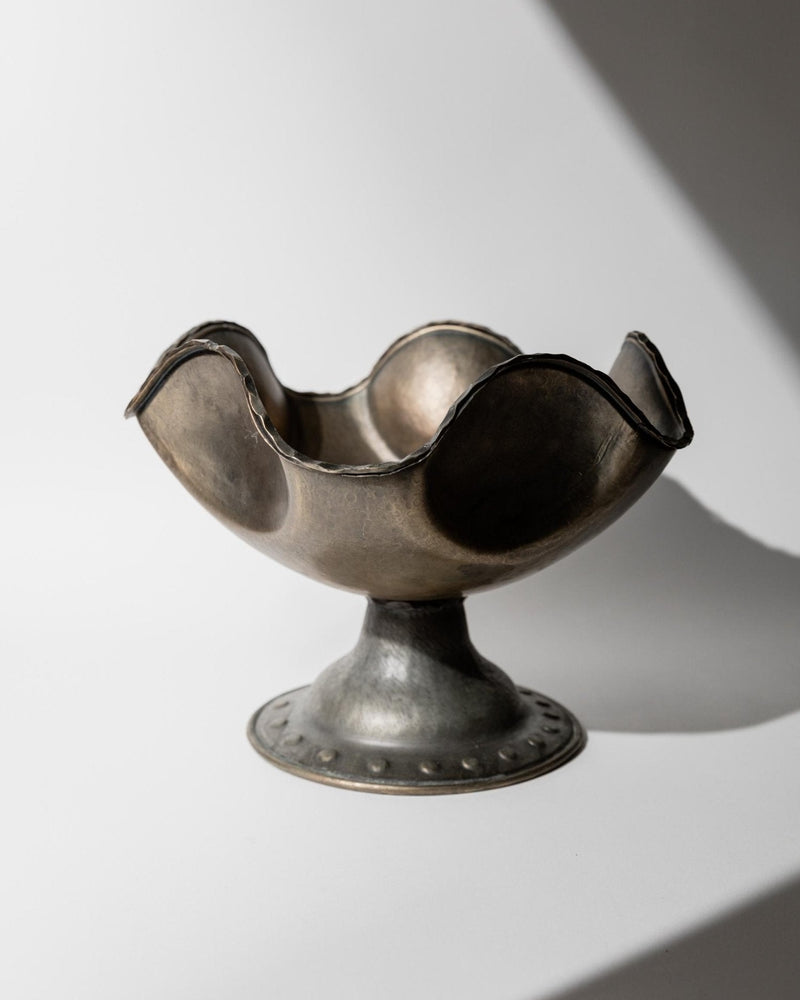 Vintage 1950s Silver Plated Copper Bowl, Handcrafted Footed Design with Curved Form, Elegant Timeless Table Decor, Gift Idea — view 11