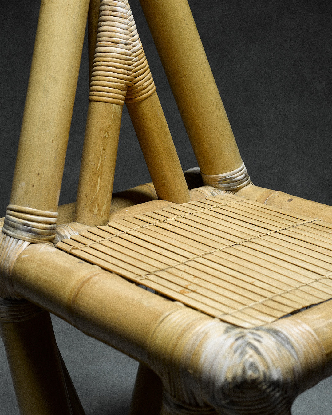 Elephant Chair in Bamboo — close-up of woven bamboo seat and legs