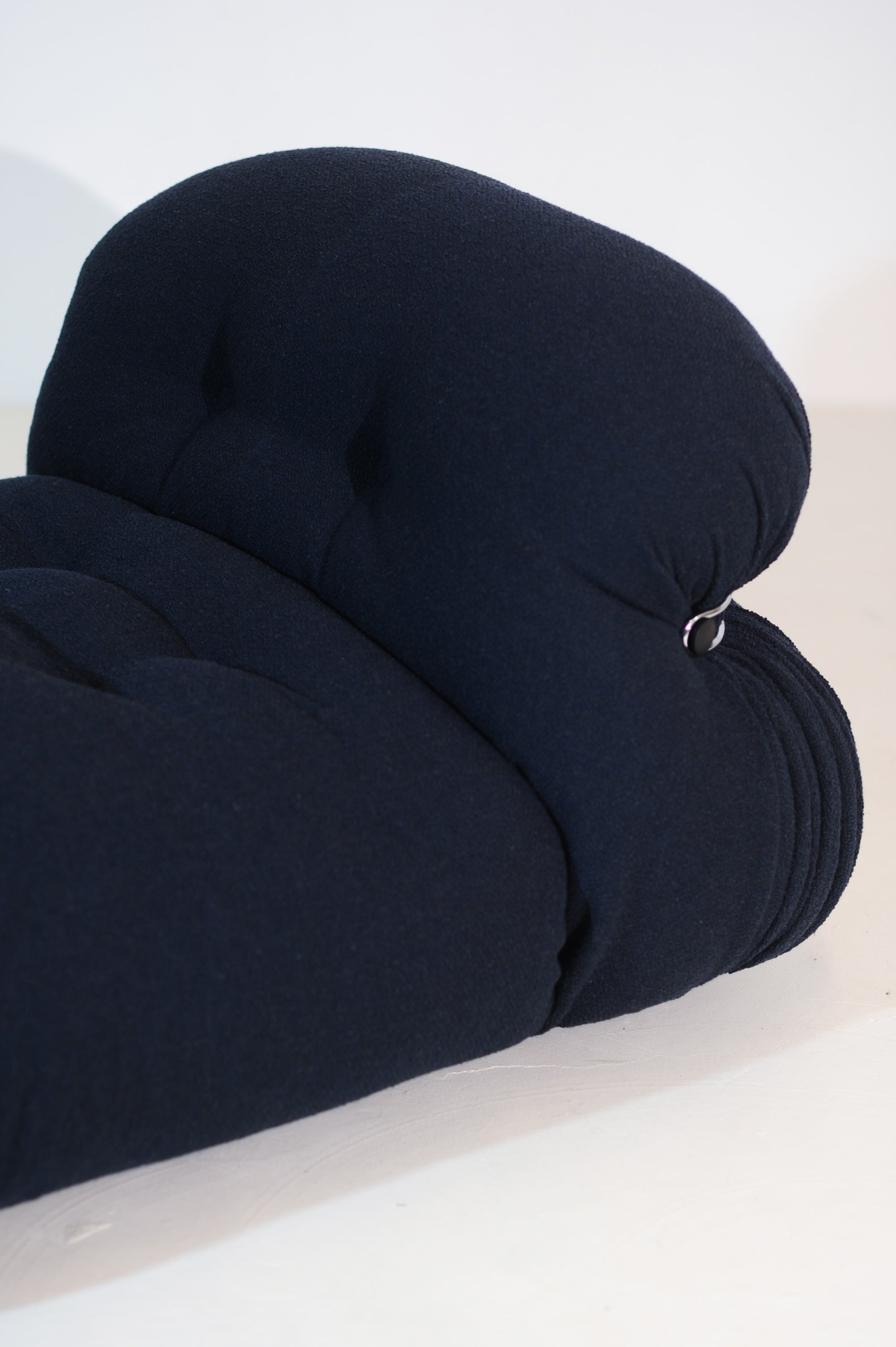 Chaise Longue Soriana par Afra & Tobia Scarpa en Bleu Nuit