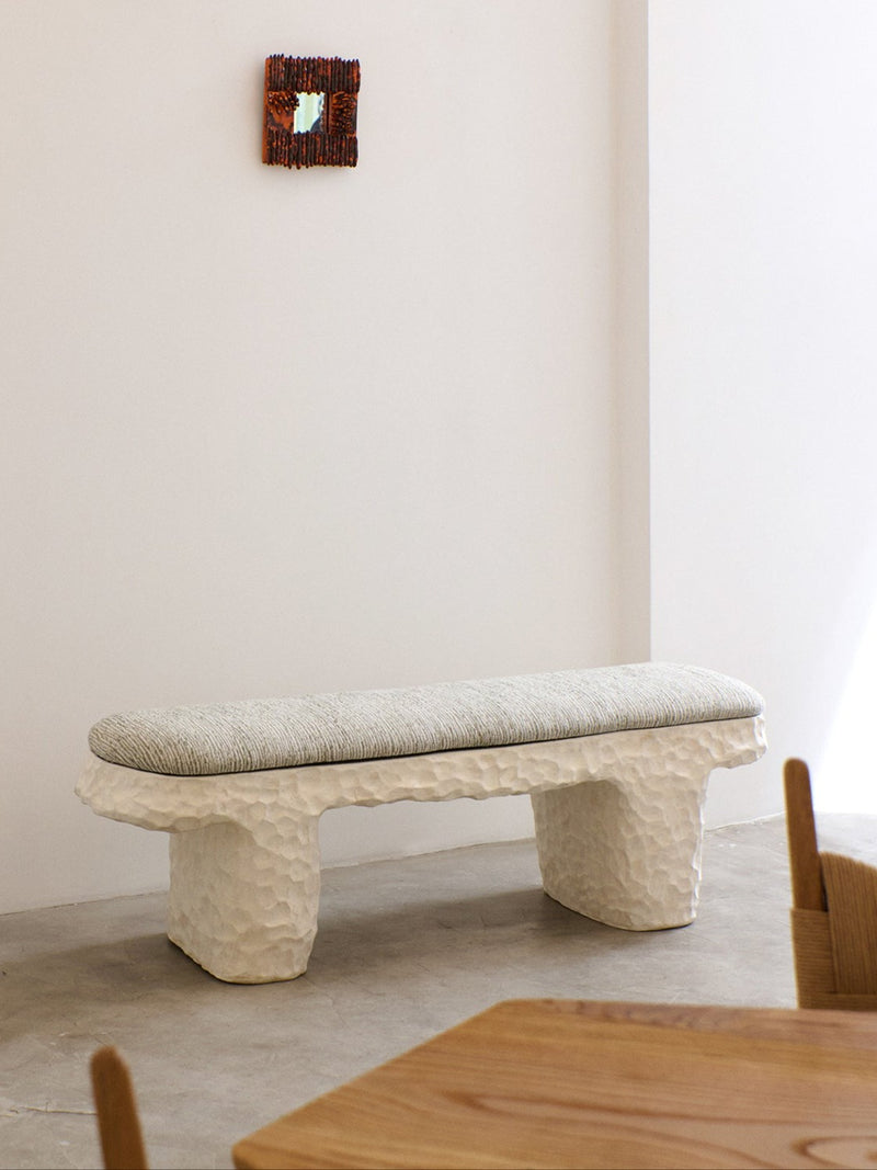 Perícia Ceramic Bench — detail view