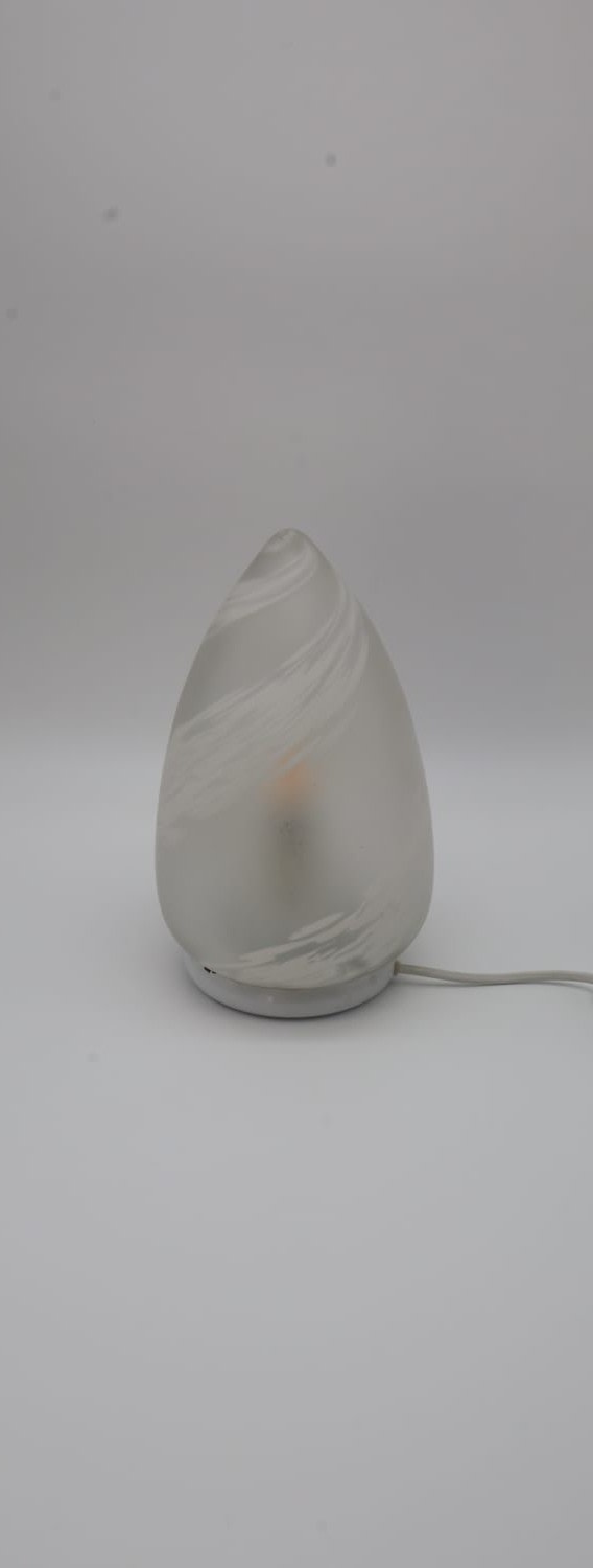Vintage Murano Swirl Glass Egg Table Lamp – Italy, 1970s — close-up