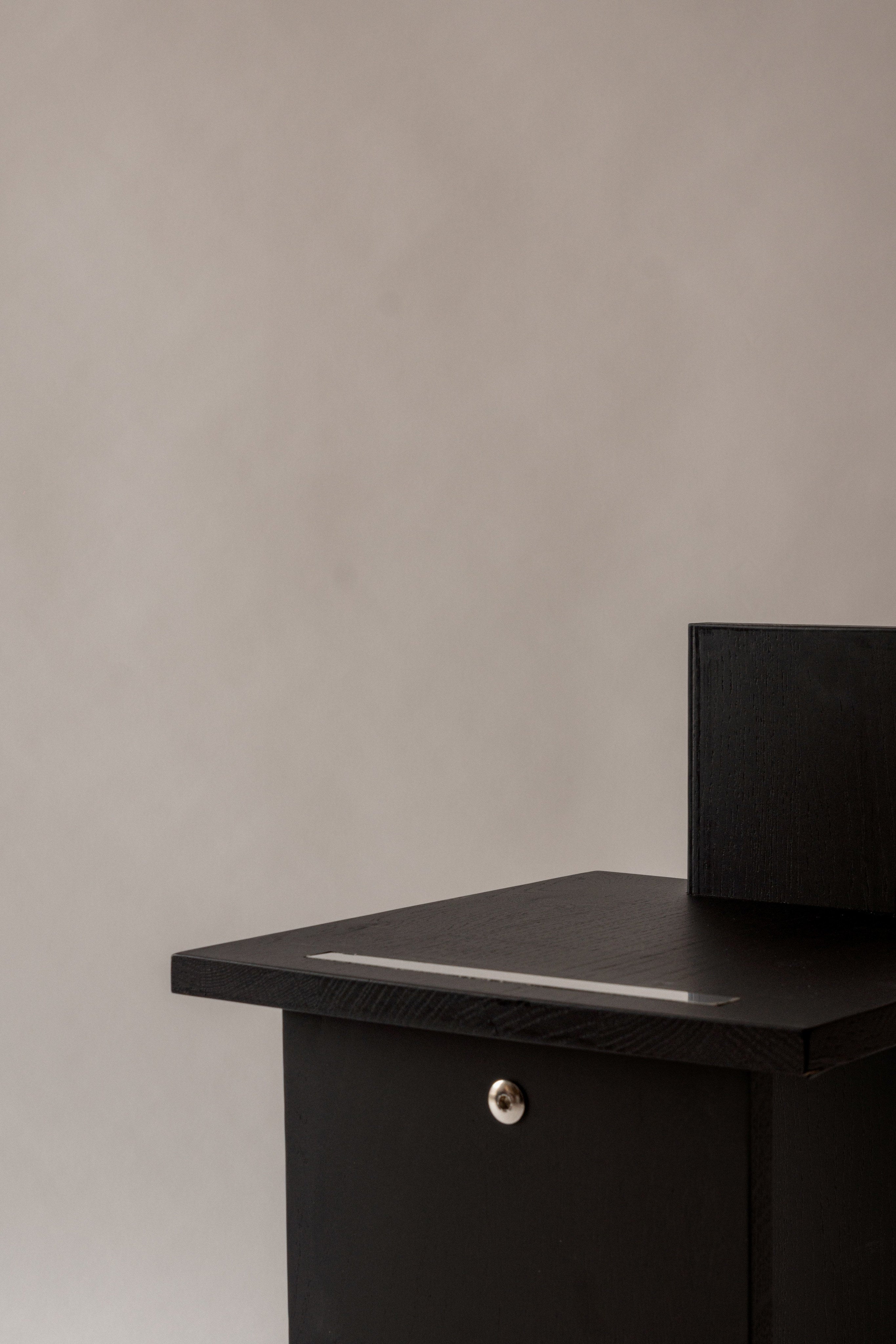 The Memory Stool - Chair in Wood and Metal — close-up