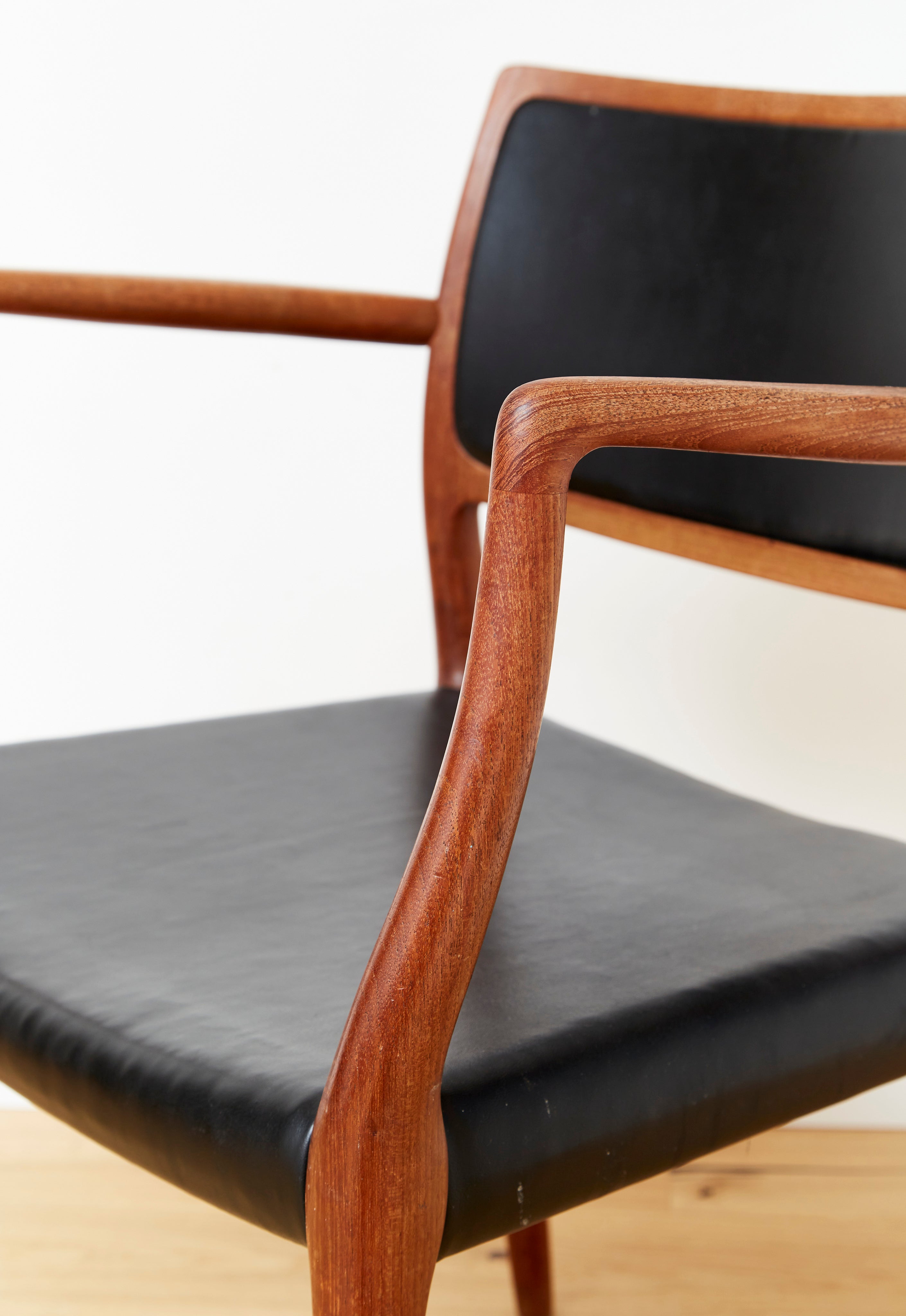 Chaise No.65 de Niels Otto Møller pour J.L. Møller