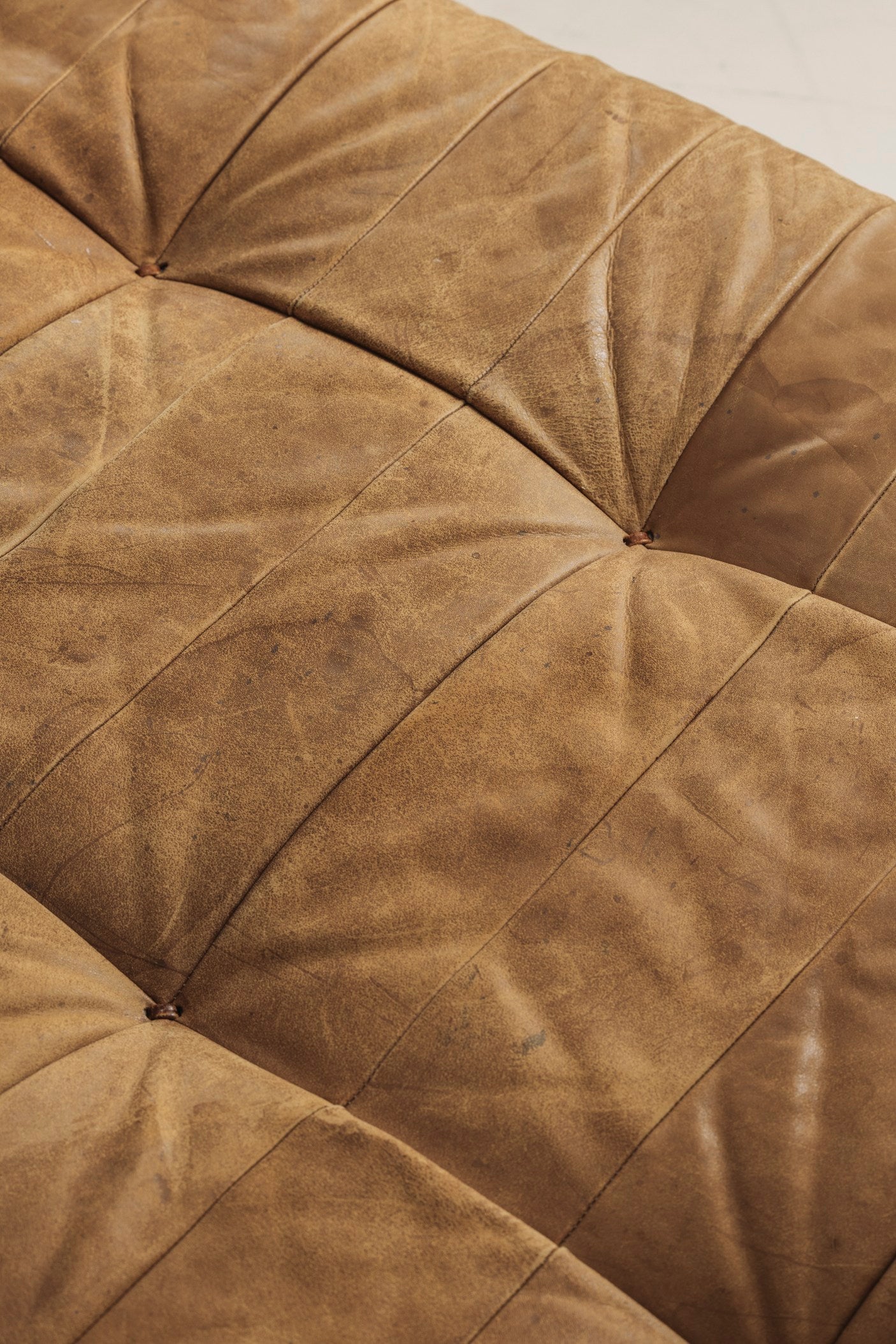 DS-80 Daybed De Sede — Cognac Patchwork Leather, Switzerland 1970s — lifestyle setting
