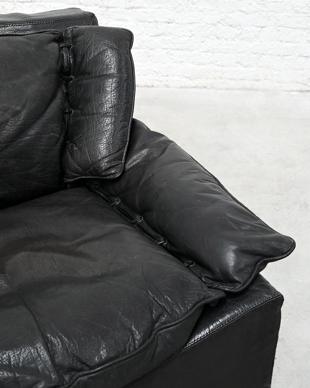 レア　Luciano Frigerio イタリア　黒レザー 1人掛けソファ Pair of Armchairs by Luciano Frigerio, Italy 1960s