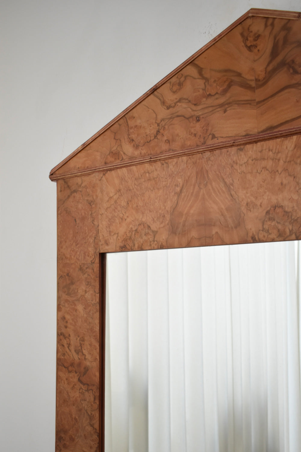 Italian pedestal mirror, 1970s — close-up