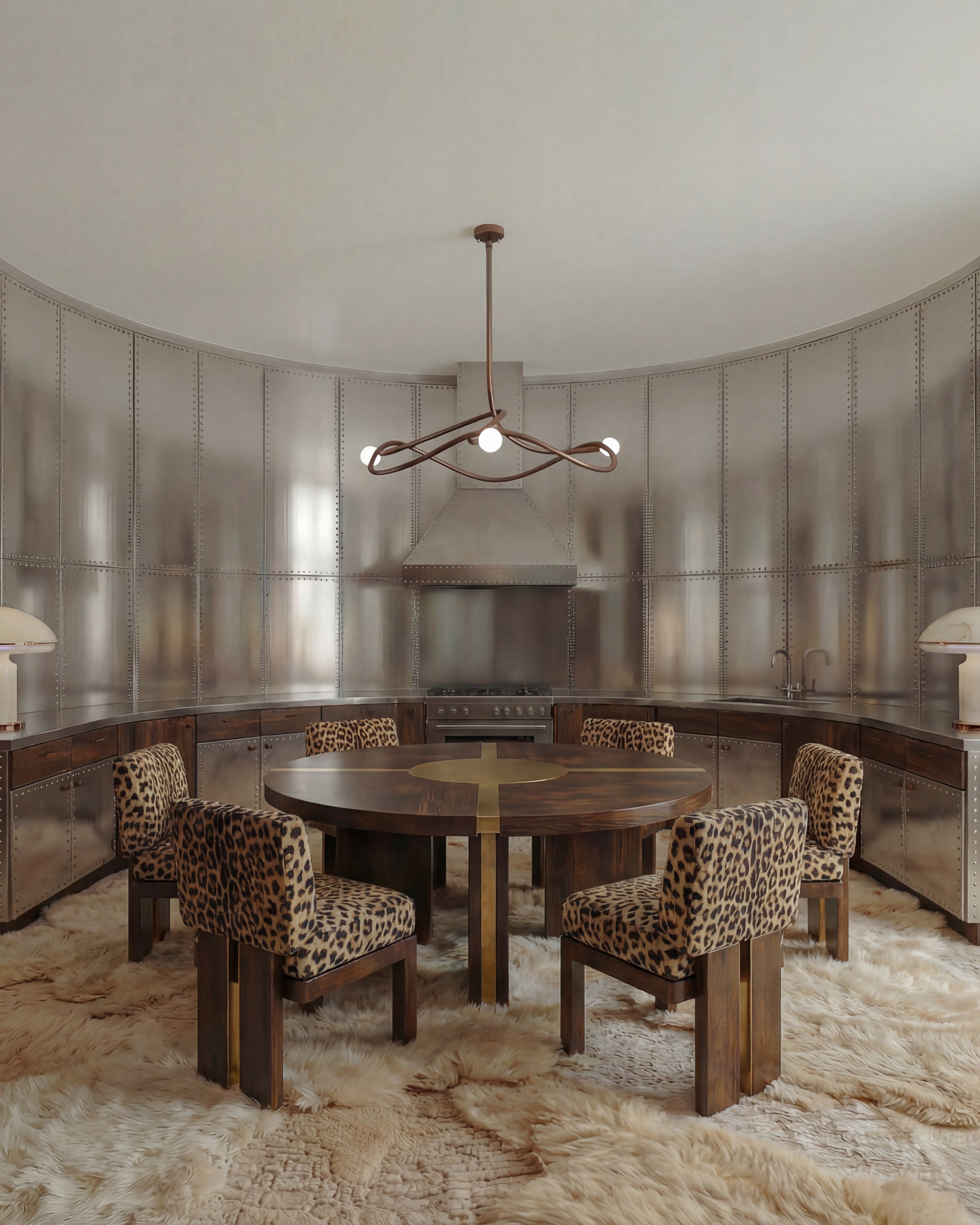 L’ÉCLAT TABLE — lifestyle setting