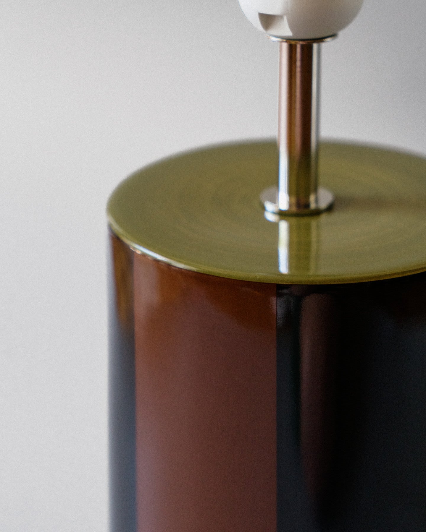 Ombrellina Table Lamp - Blackberry Syrup & Ginger Bread - close-up of glossy surface and metal fixture