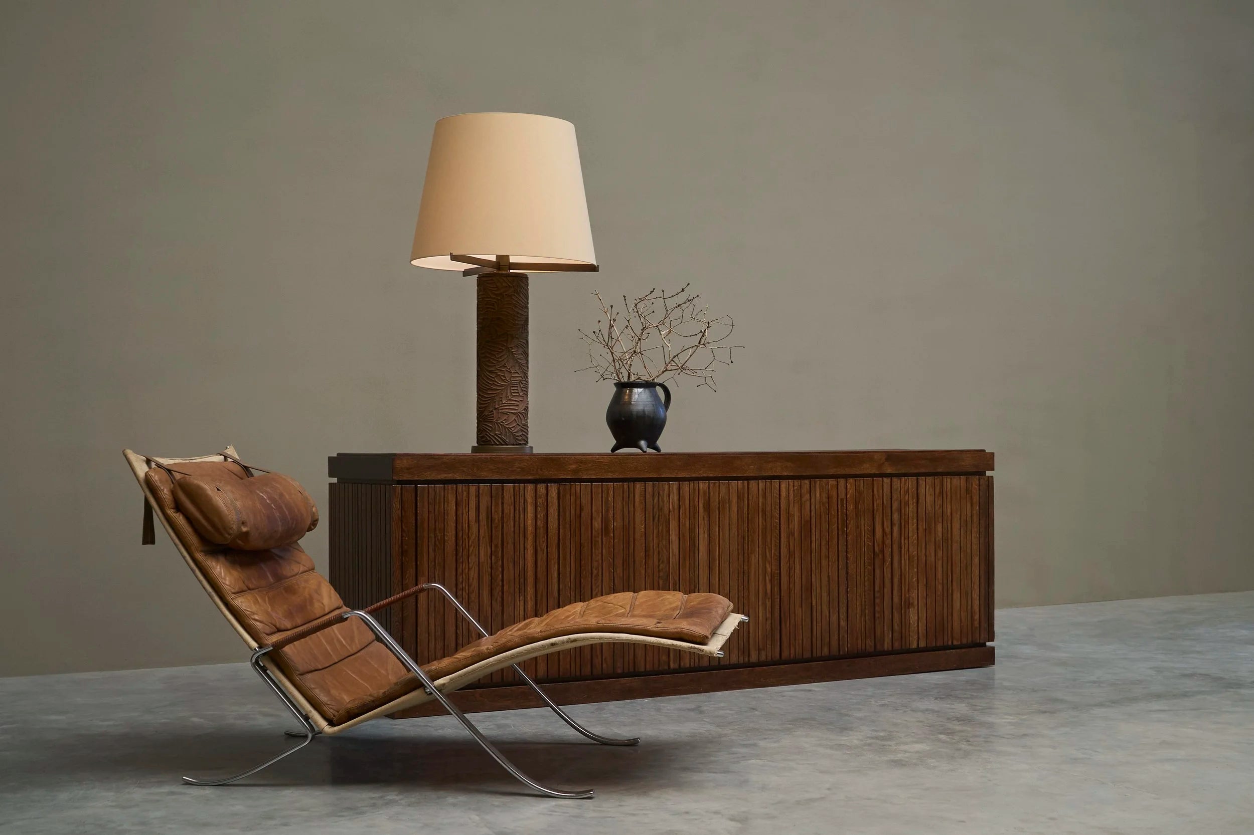 Antoine Callebaut Monumental Table Lamp in Patinated Bronze Belgium 1970s — detail view