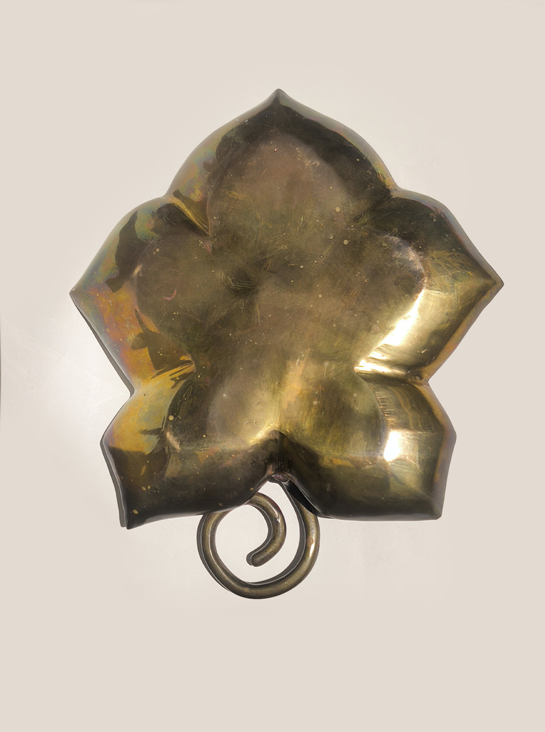 Large Brass Leaf Vide-Poche — lifestyle setting