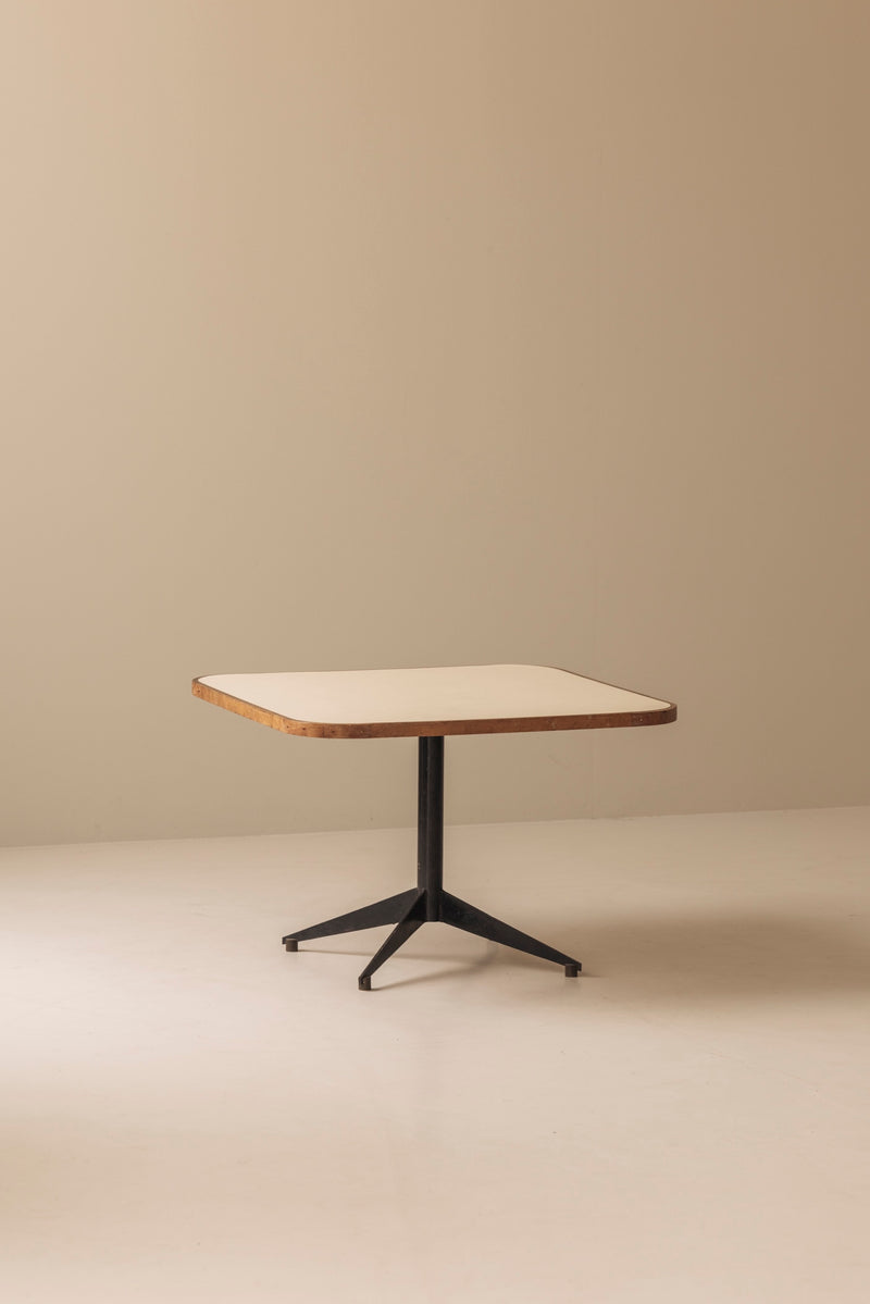 Elegant Square coffee table, Italy 1950s — detail view