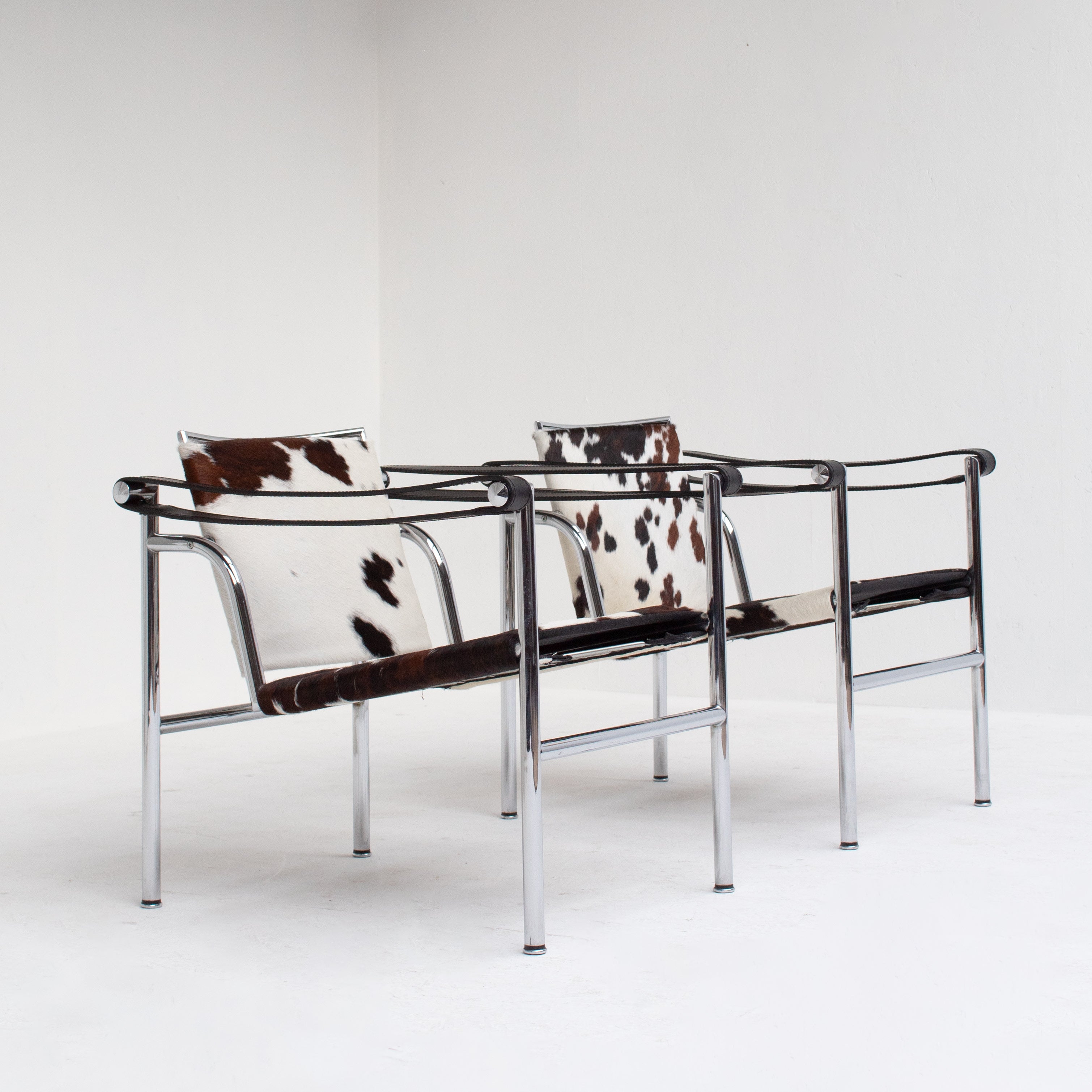 Set of 2 Le Corbusier, Pierre Jeanneret, Charlotte Perriand LC1 Chairs by Cassina