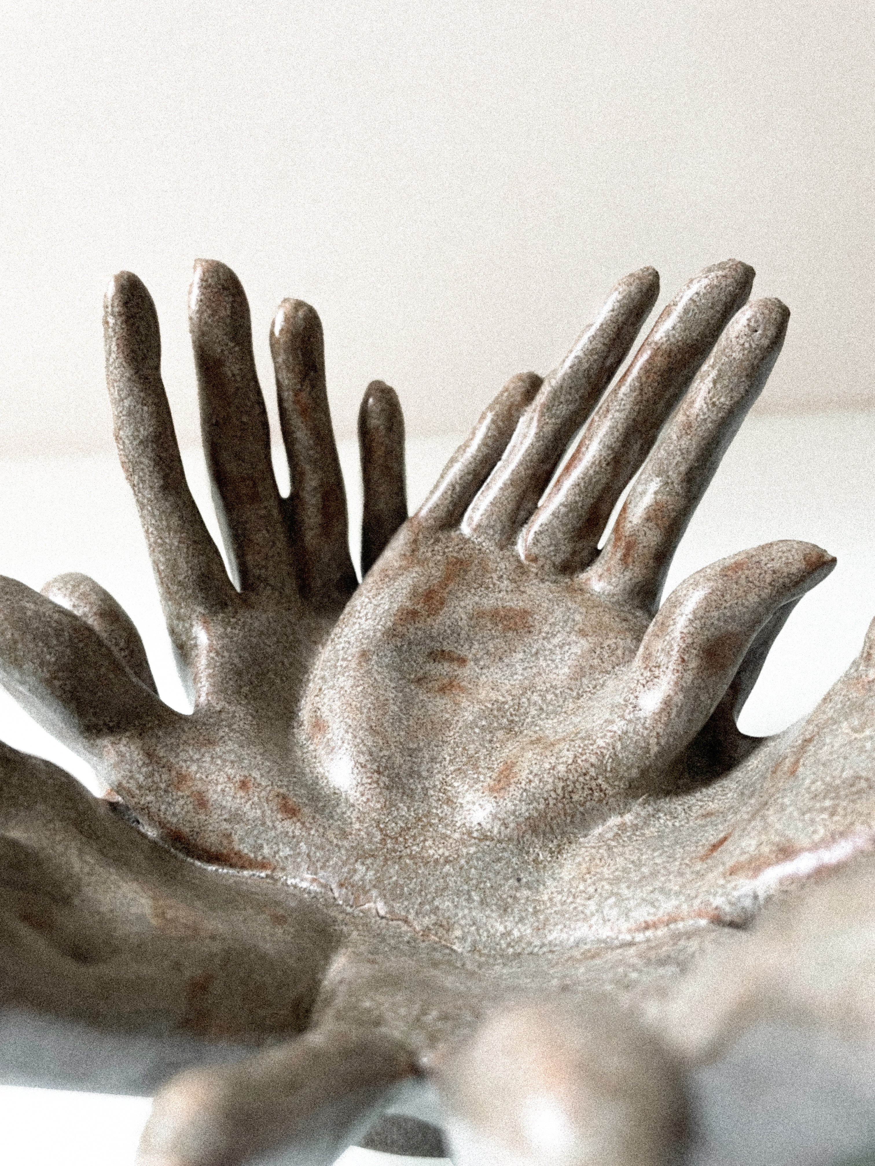 Five-handed bowl in ceramic n°57 — side angle