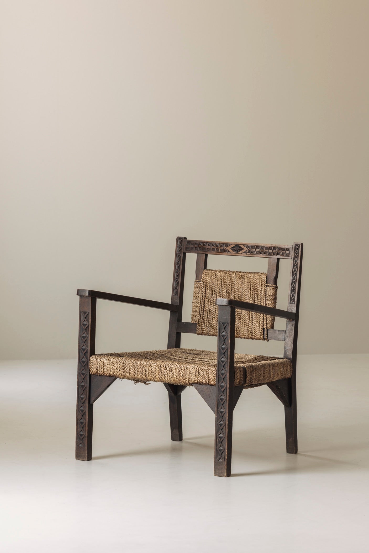 French Modernist Easy Chairs in the Manner of Francis Jourdain, 1940s — detail view