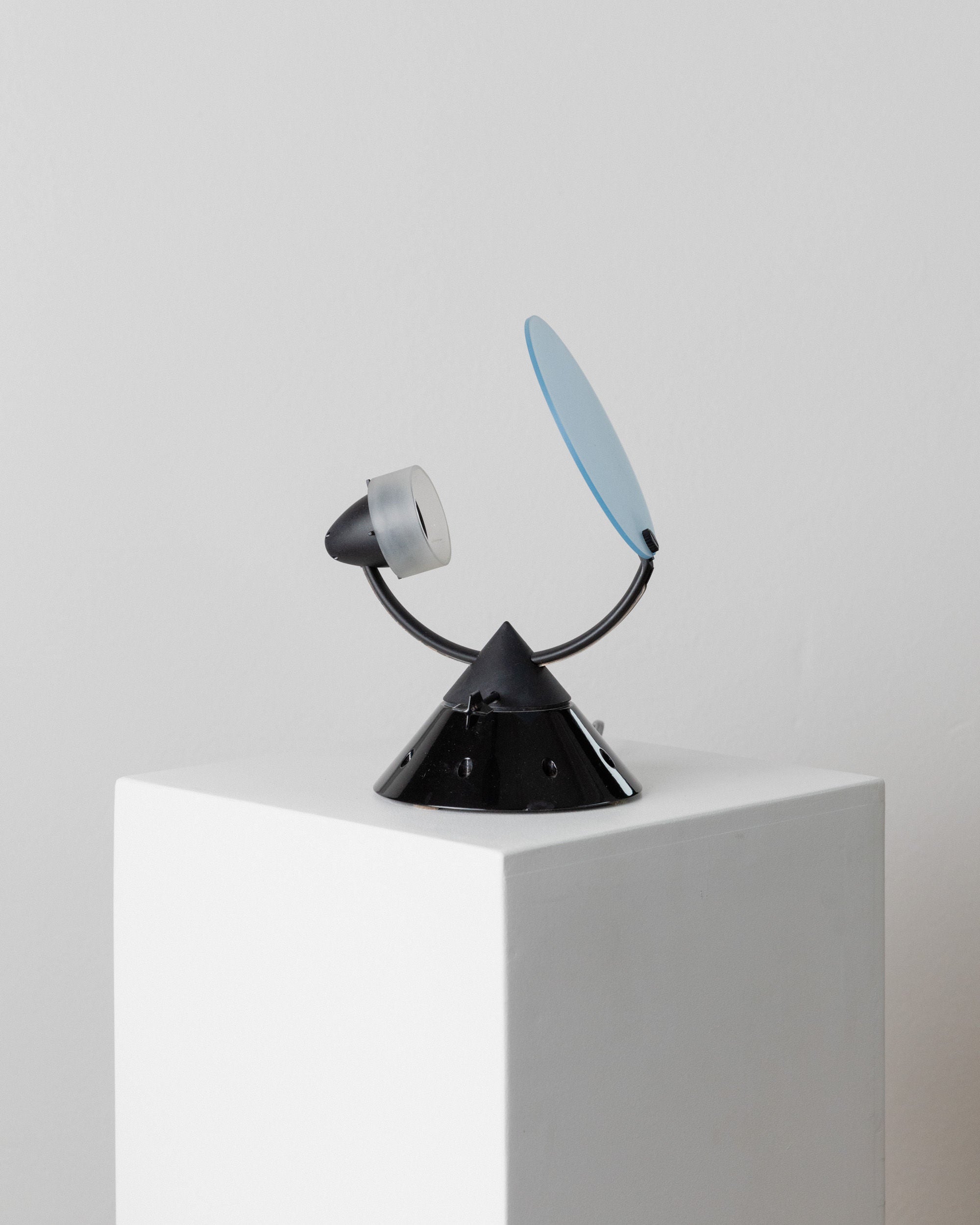 Table Lamp by Lamperti model Sestante, Italy 1980s — close-up of black metal base with blue shade
