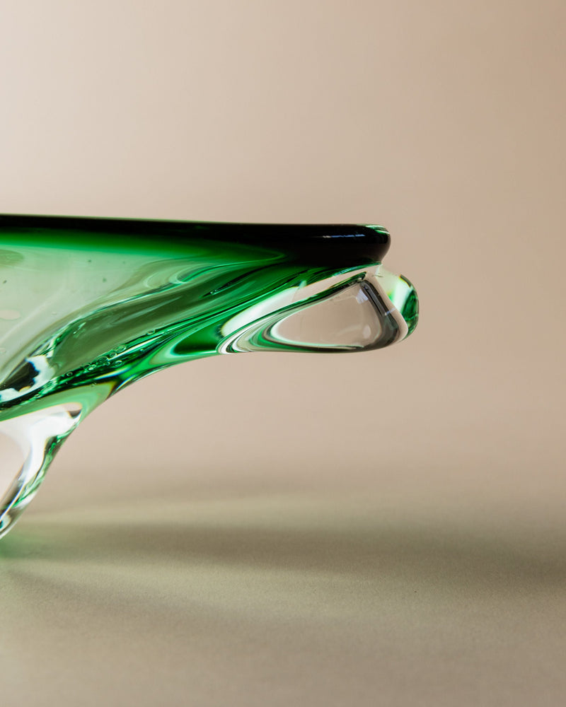 Murano Glass Bowl Green, Italy 1970s — close-up of glass rim detail