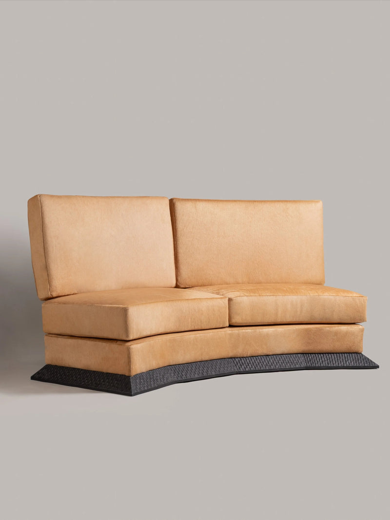 Ugo Sofa by Garcé Dimofski | The Oblist