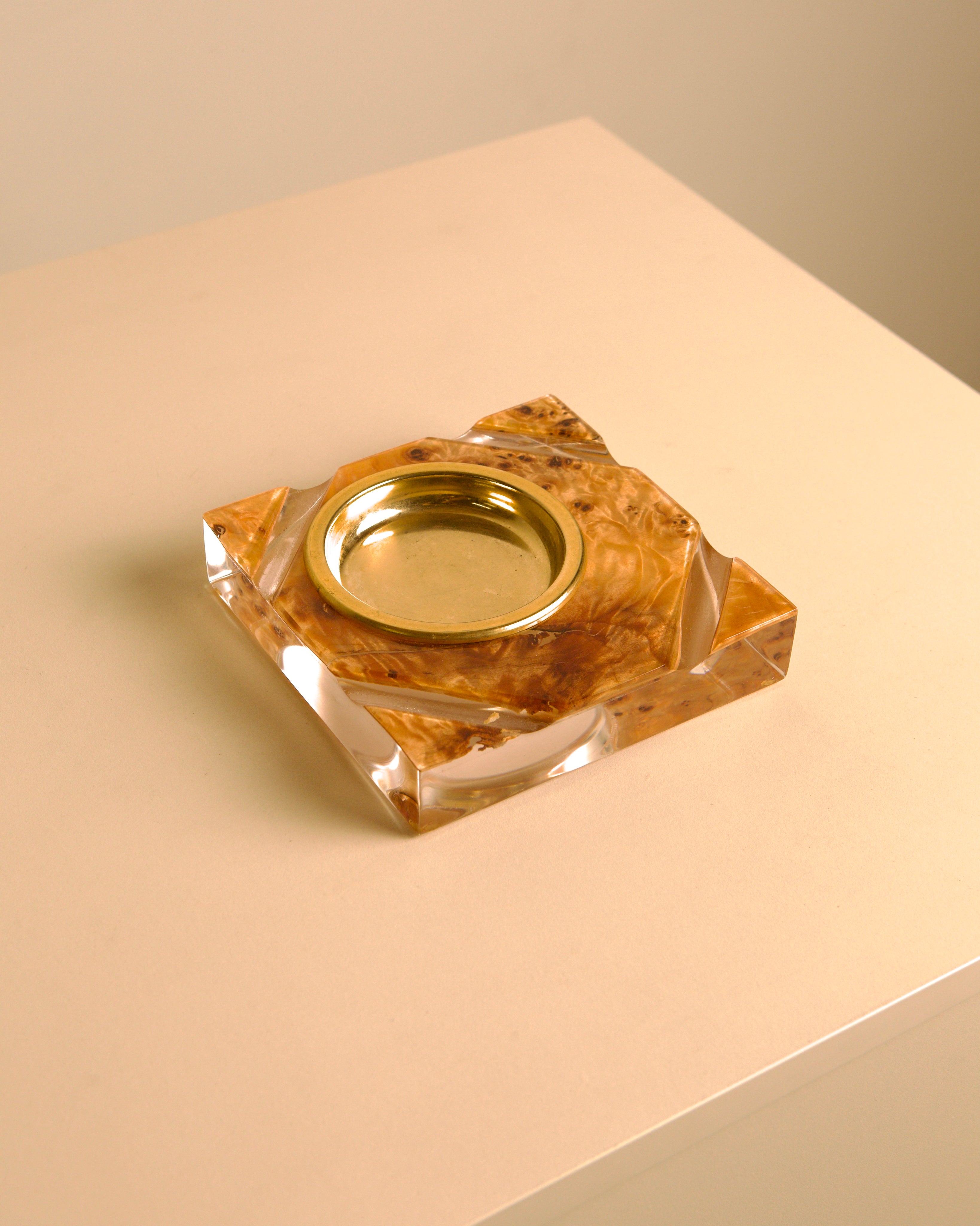 Italian catch-all in plexiglass with gilt metal and amber burl wood lid, 1970s by Treaptyque | The Oblist