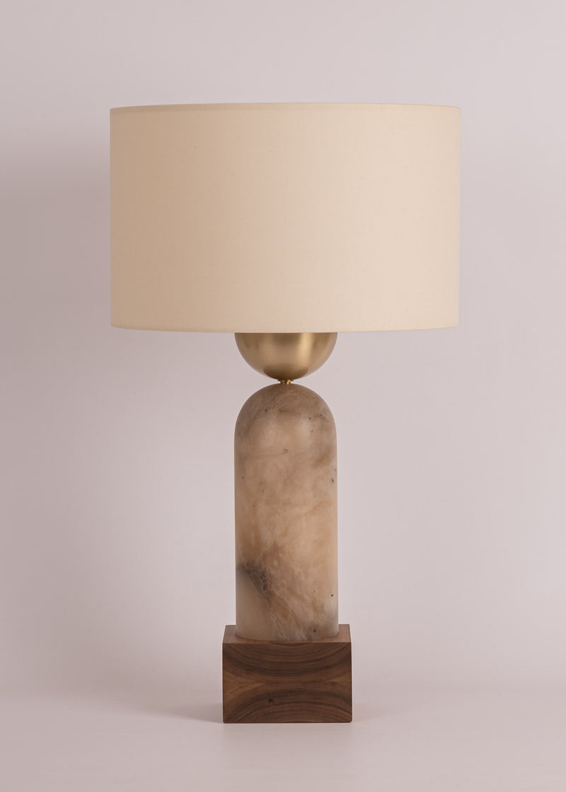 'Peona Kelo' Table Lamp in Tobacco Alabaster — detail view