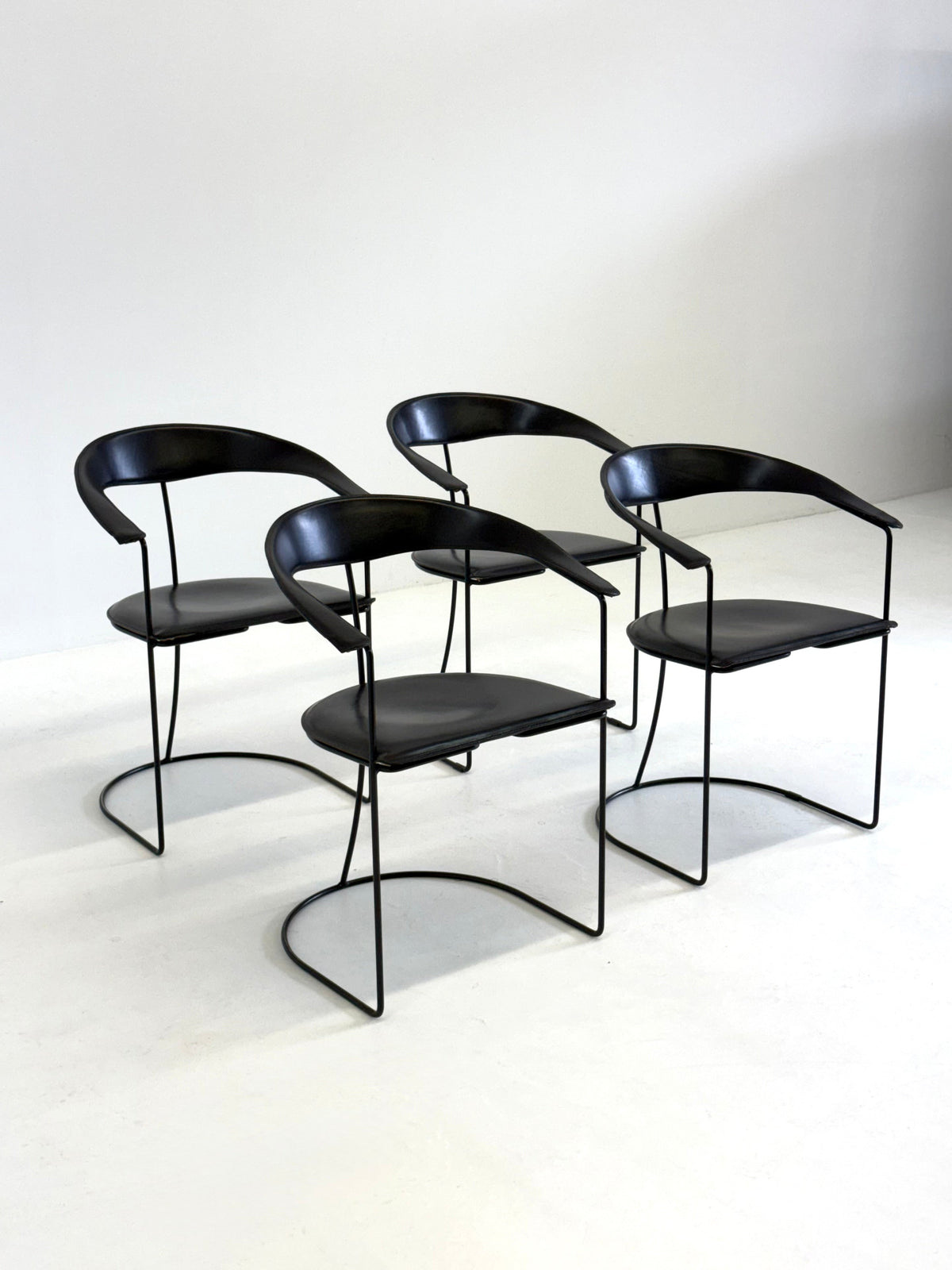 Set of 8 Vintage Arrben Ursala dining chairs in black leather — view 10