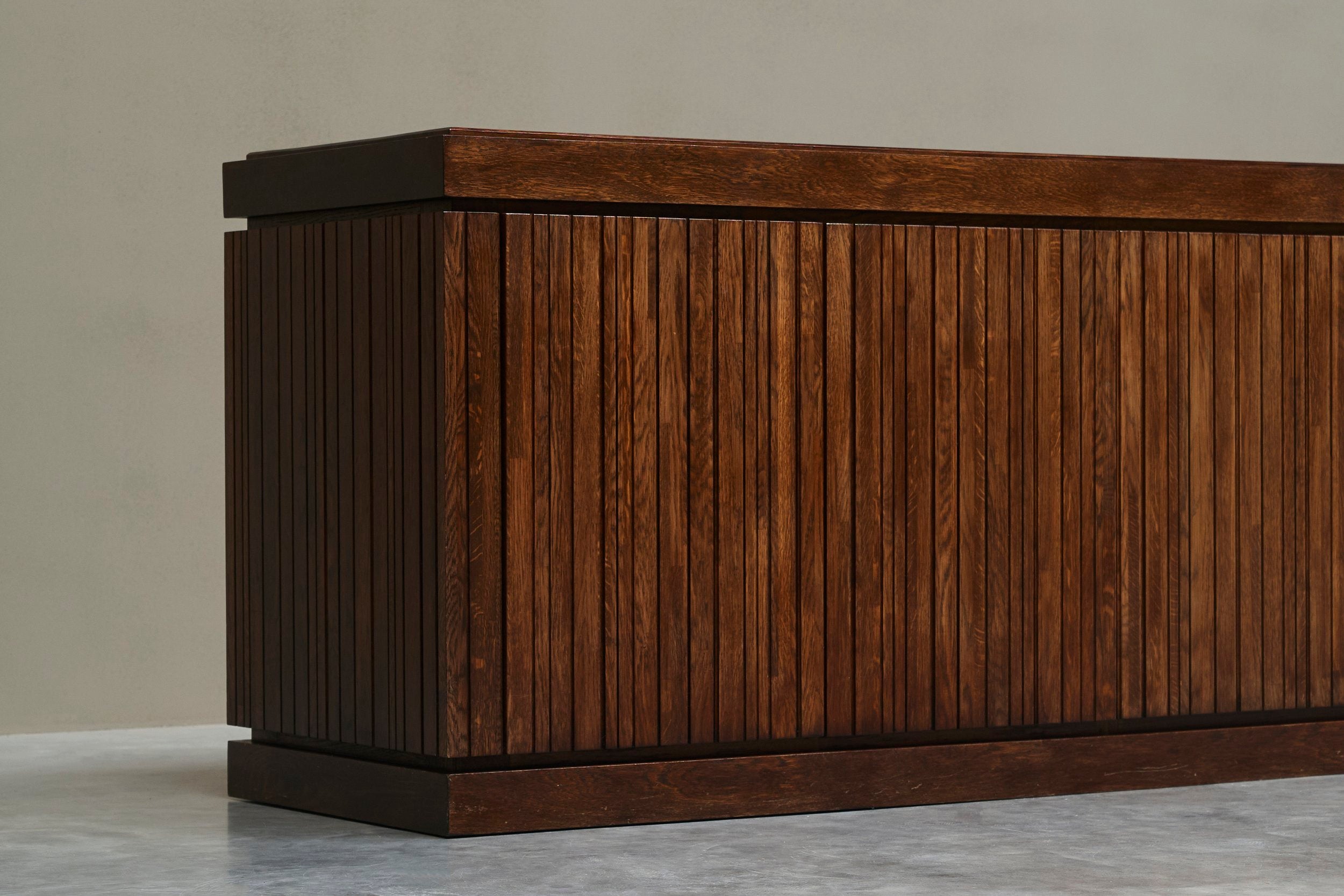 Exceptional and Unique Freestanding Sideboard in Solid Oak, Belgium, 1970s — detail view