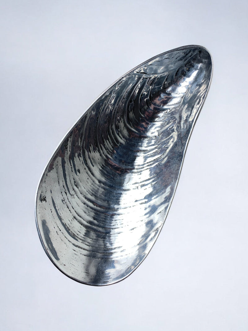 Large Mussel Shell Vide-Poches, Chromed Metal, Italy, 1970s — close-up of shiny chrome surface