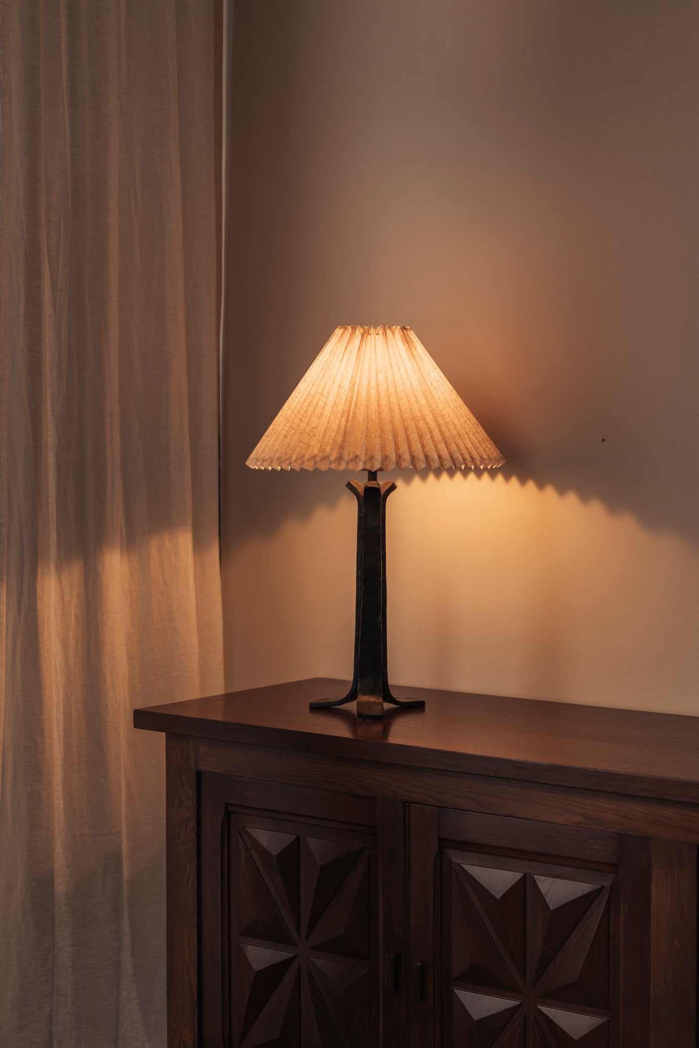 French wrought iron table lamp from the 1940s. — in context