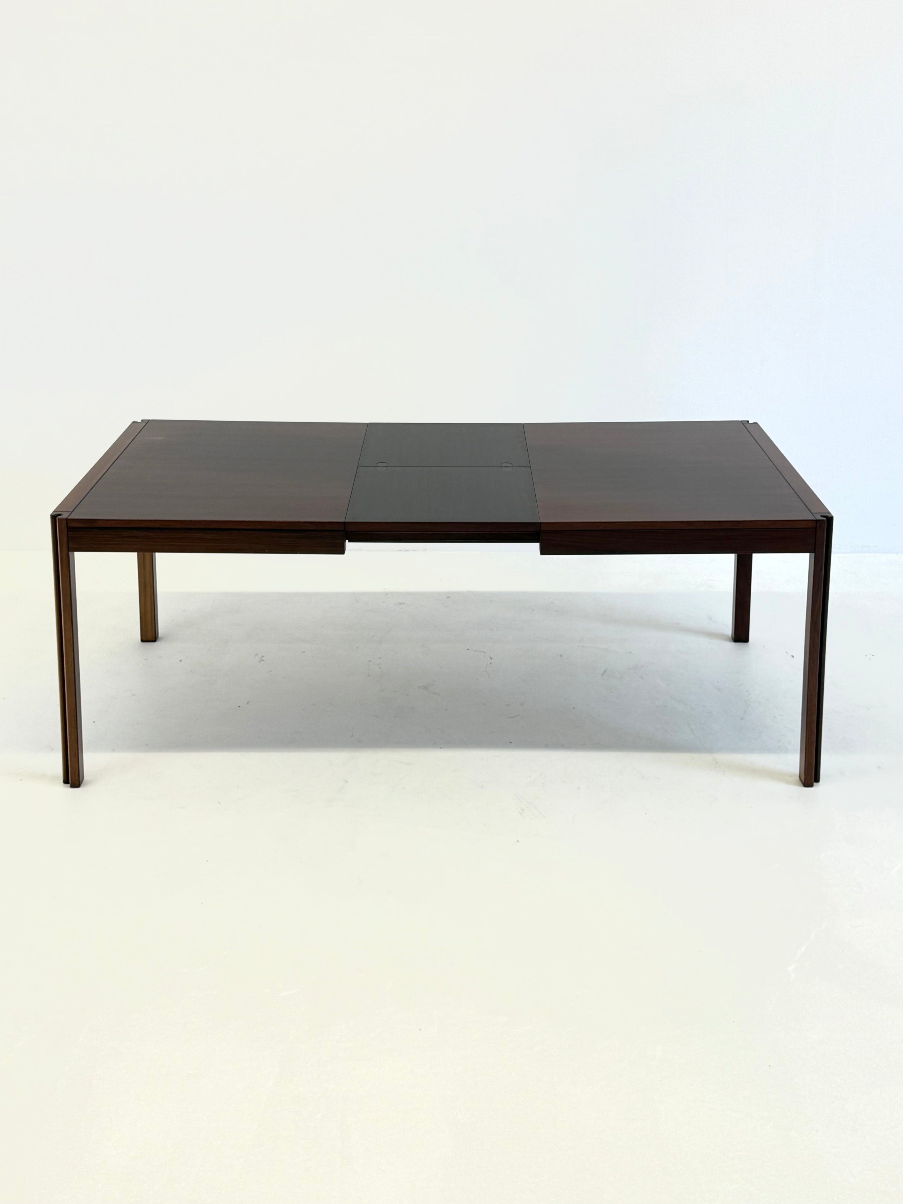 4D wooden vintage dining table by Angelo Mangiarotti for Molteni — view 17