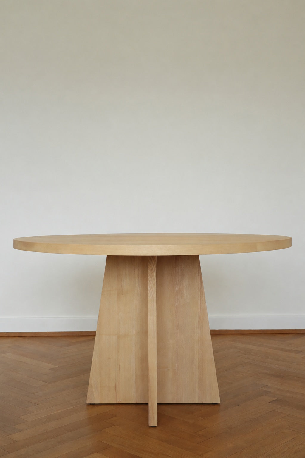 Round Table - Bündner RDN — side angle