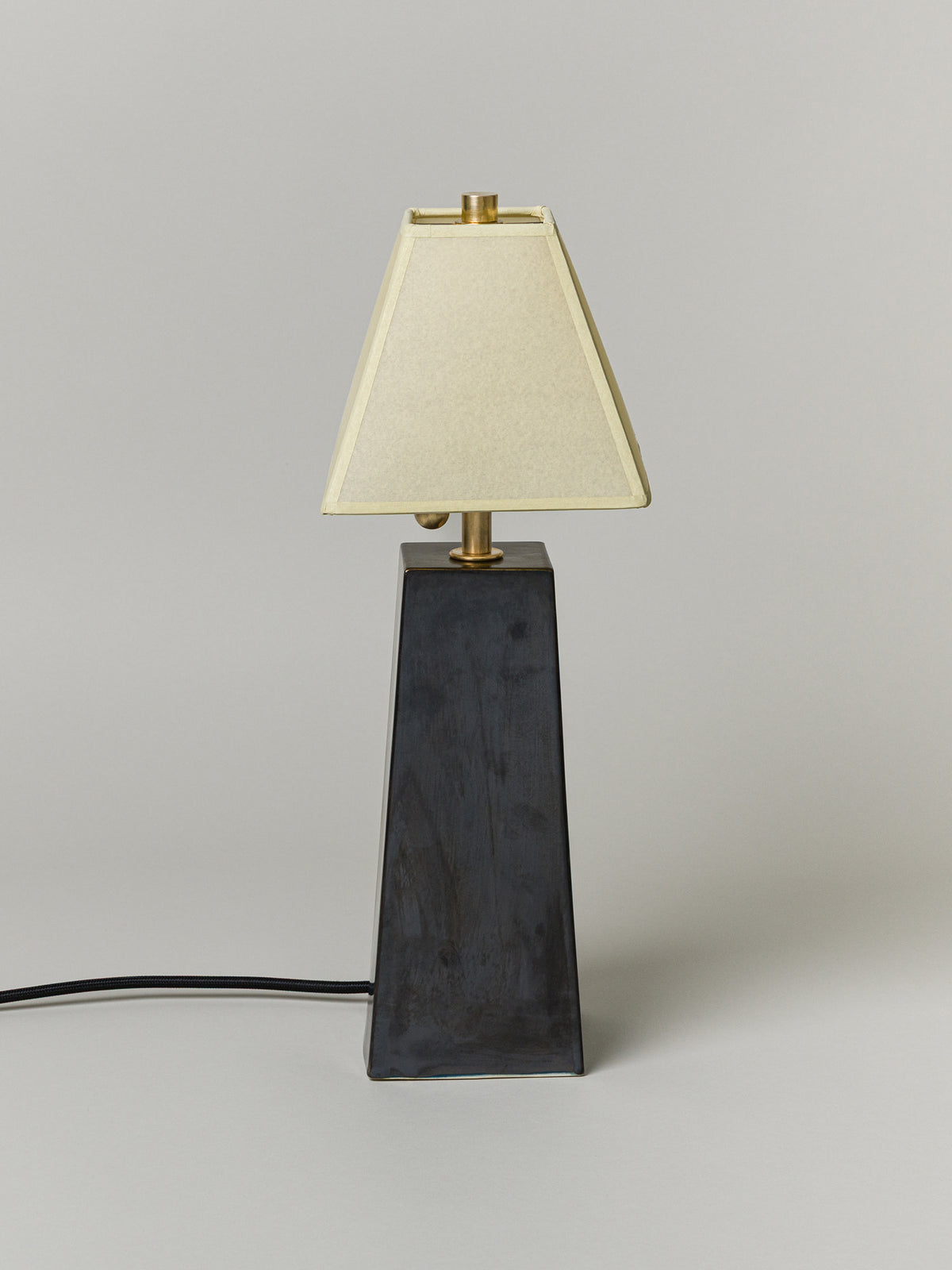 Osen Table Lamp Tall, Graphite / Faint Green Shade — detail view