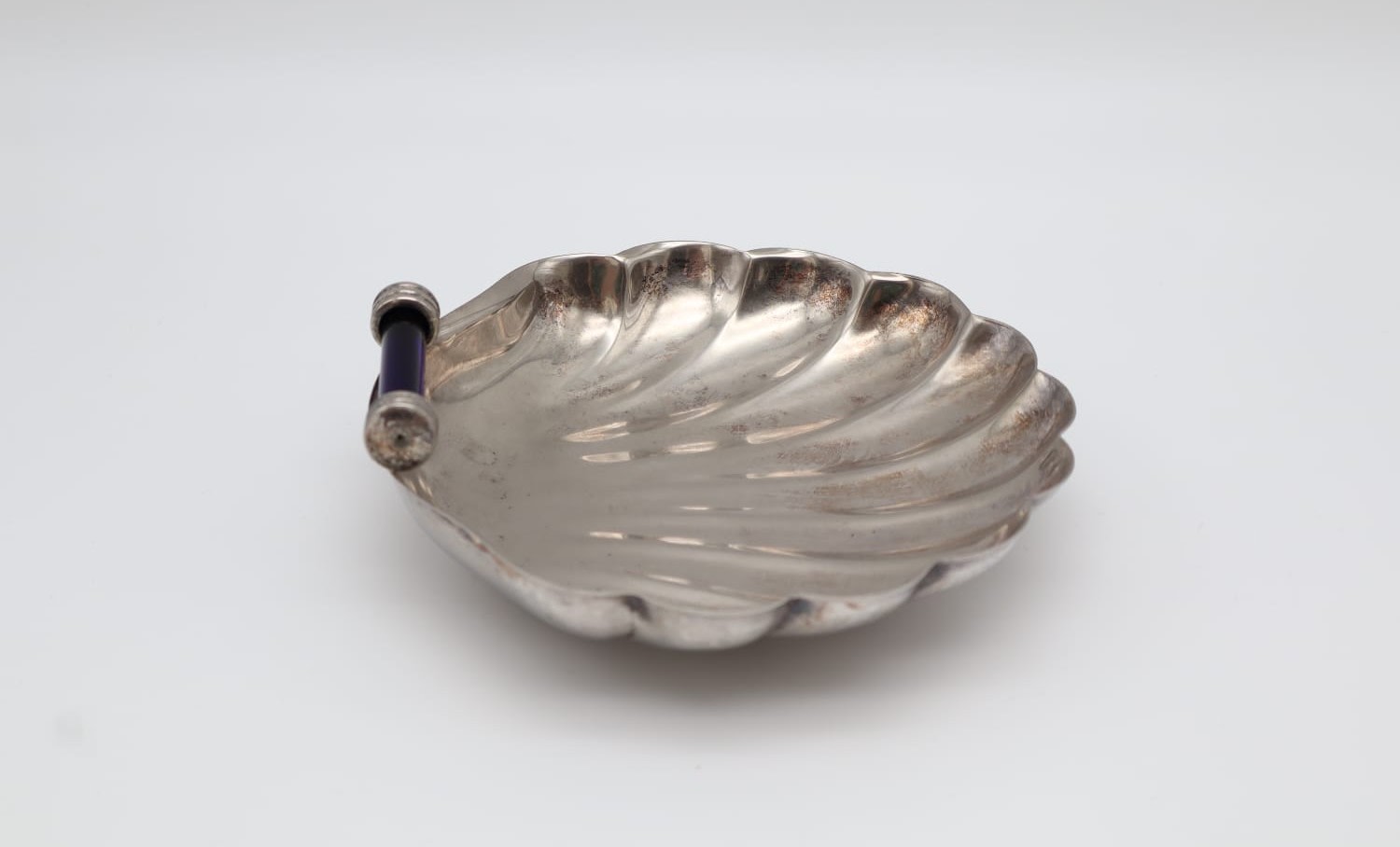 Vintage Silver-Plated Shell Valet Tray – Cobalt Glass Accent — detail view