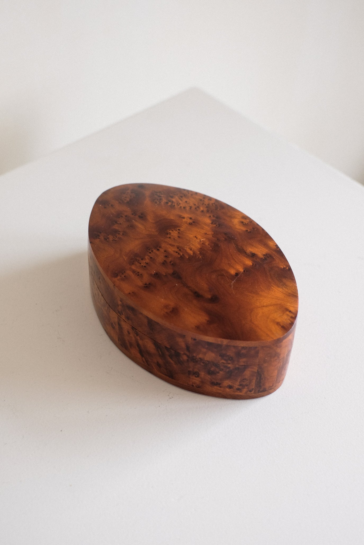 Vintage Oval Burl Wood Trinket Box — close-up