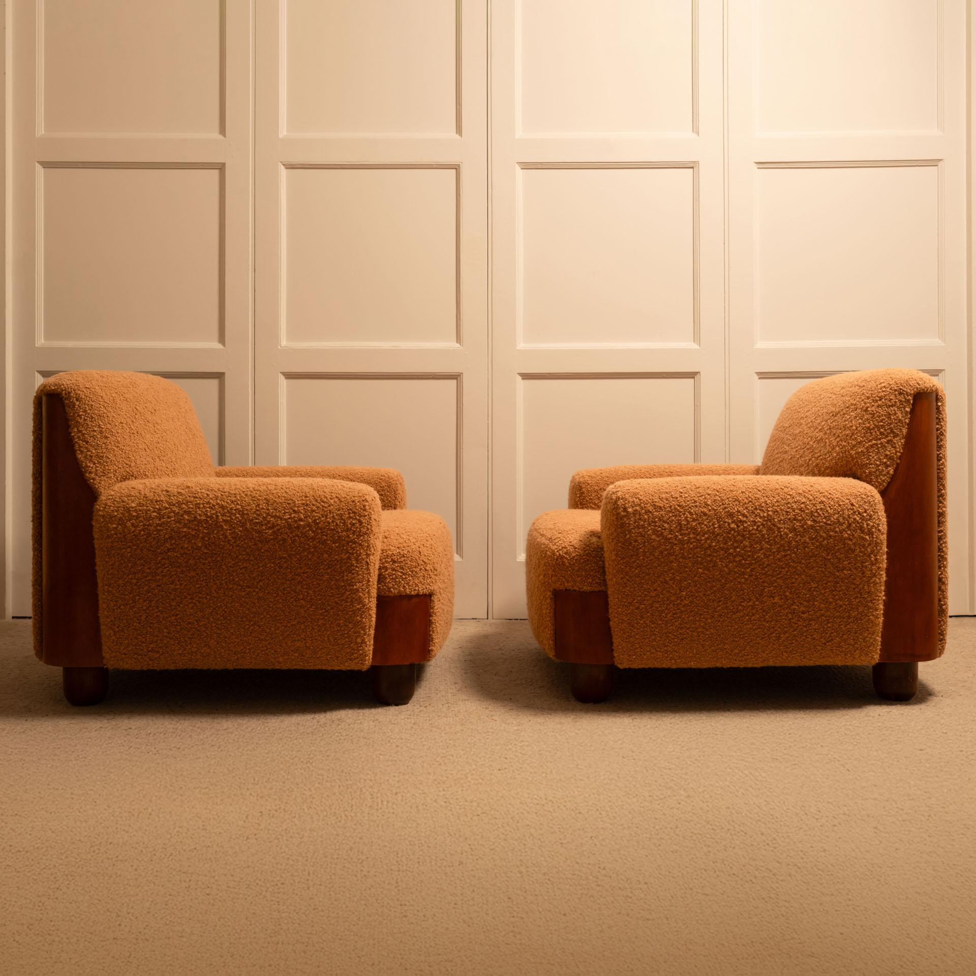 Italian armchairs wood & bouclé - 1970s — side angle