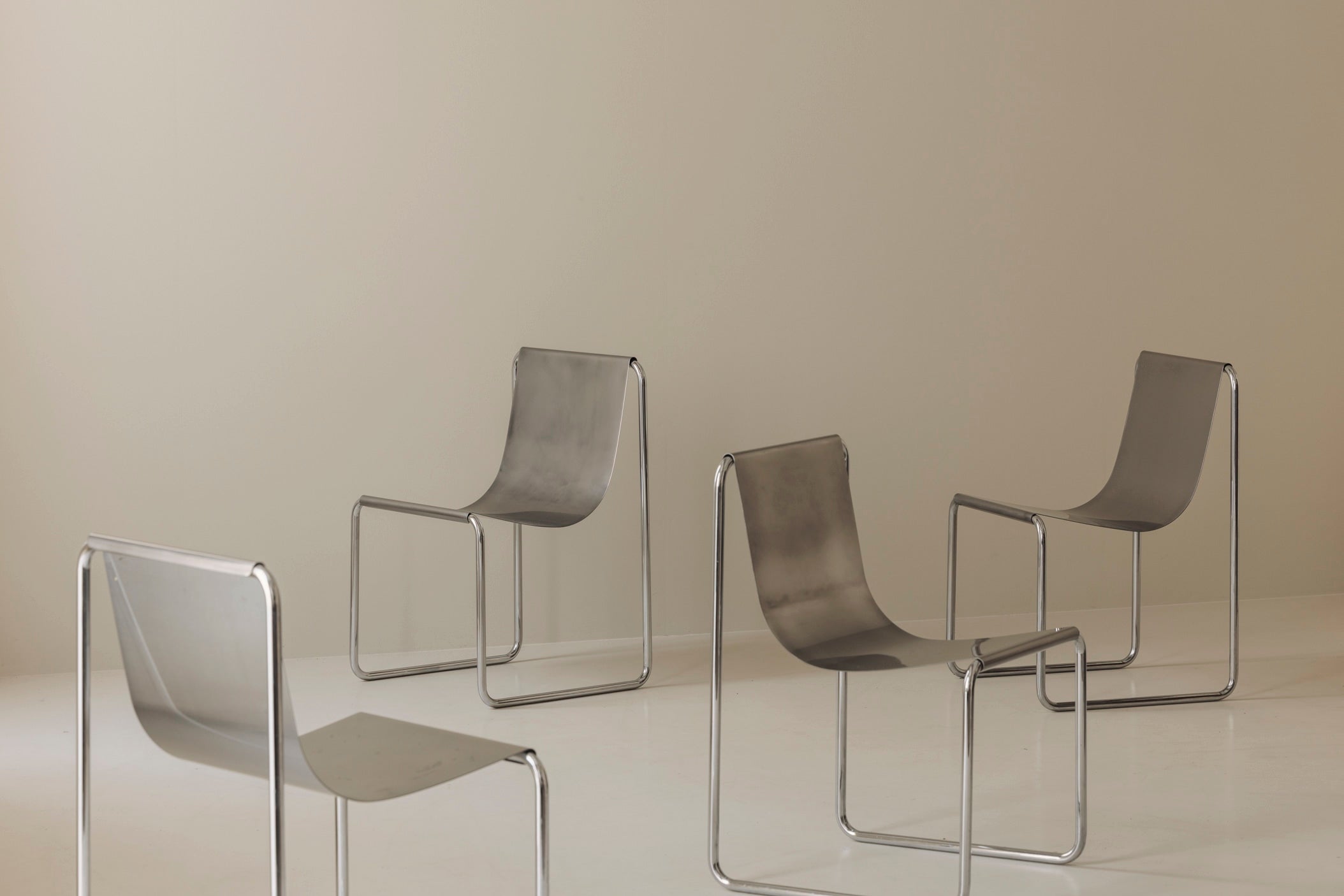 Very rare set of four dining chairs by Patrick Gingembre, France 1960s — detail view