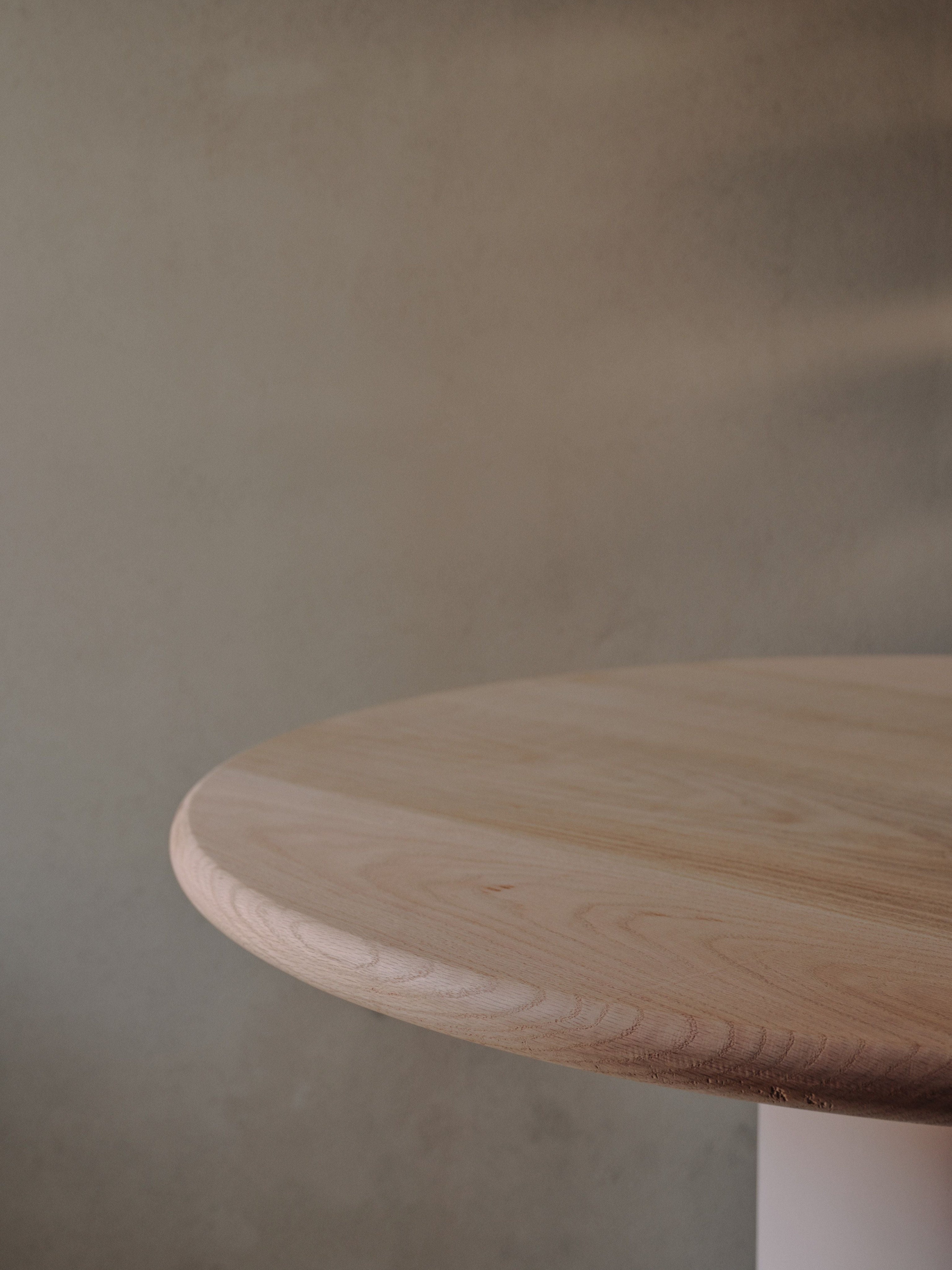 Tomasso Oak Dining Table — detail view