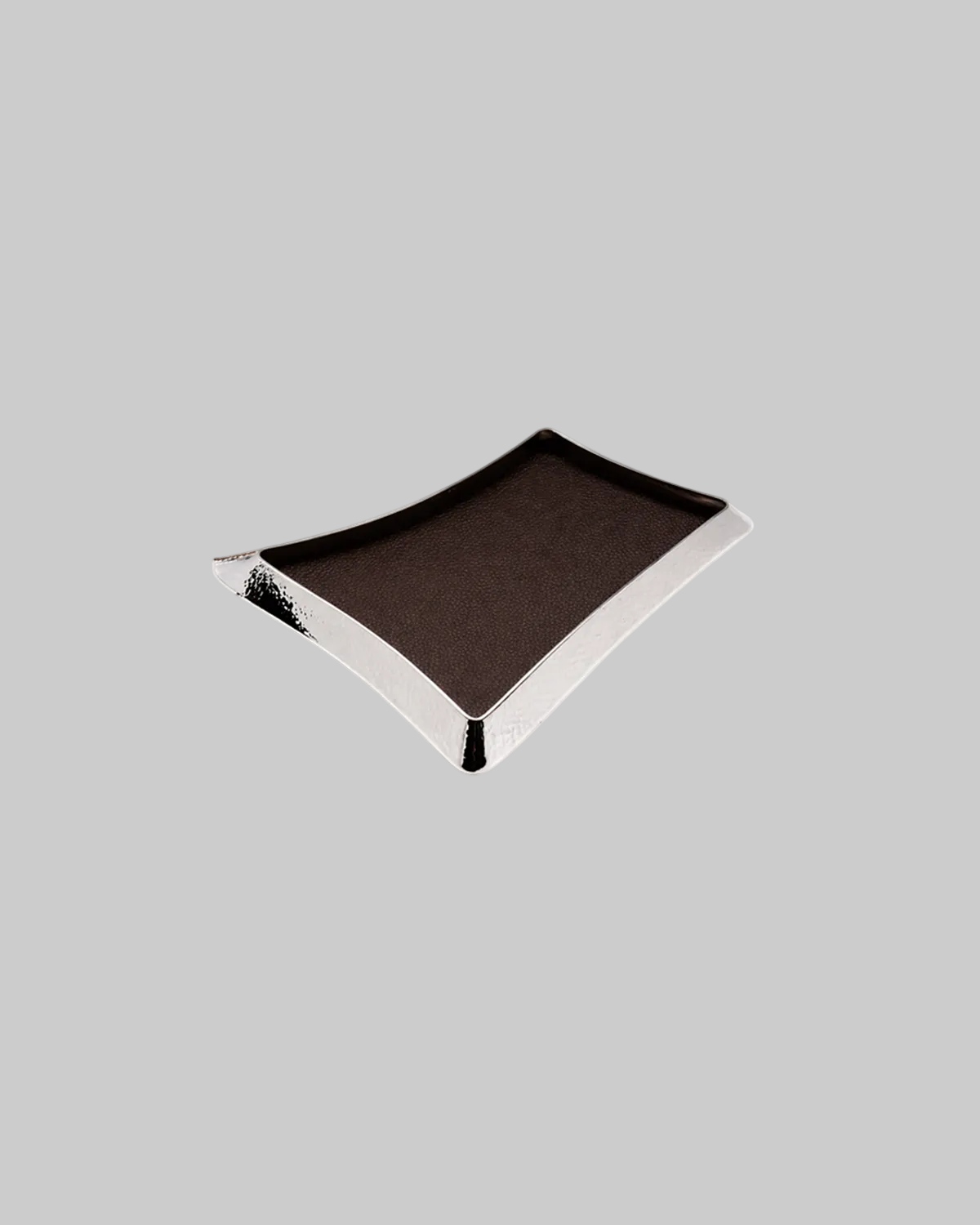 Silver plated Valet Tray n.1 — close-up of curved edges and dark interior