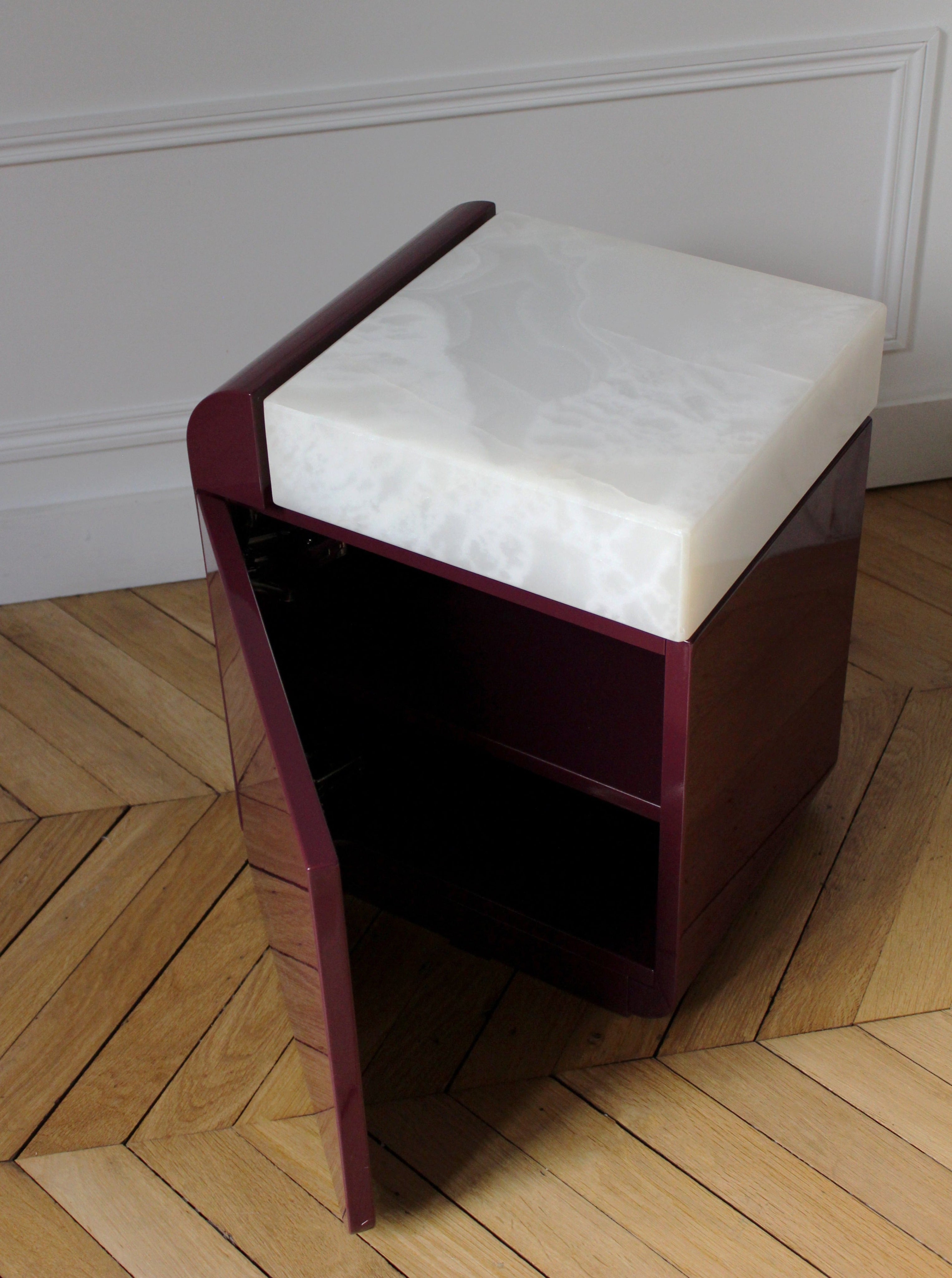 "Amo" Bordeaux and White Onyx Table — in context